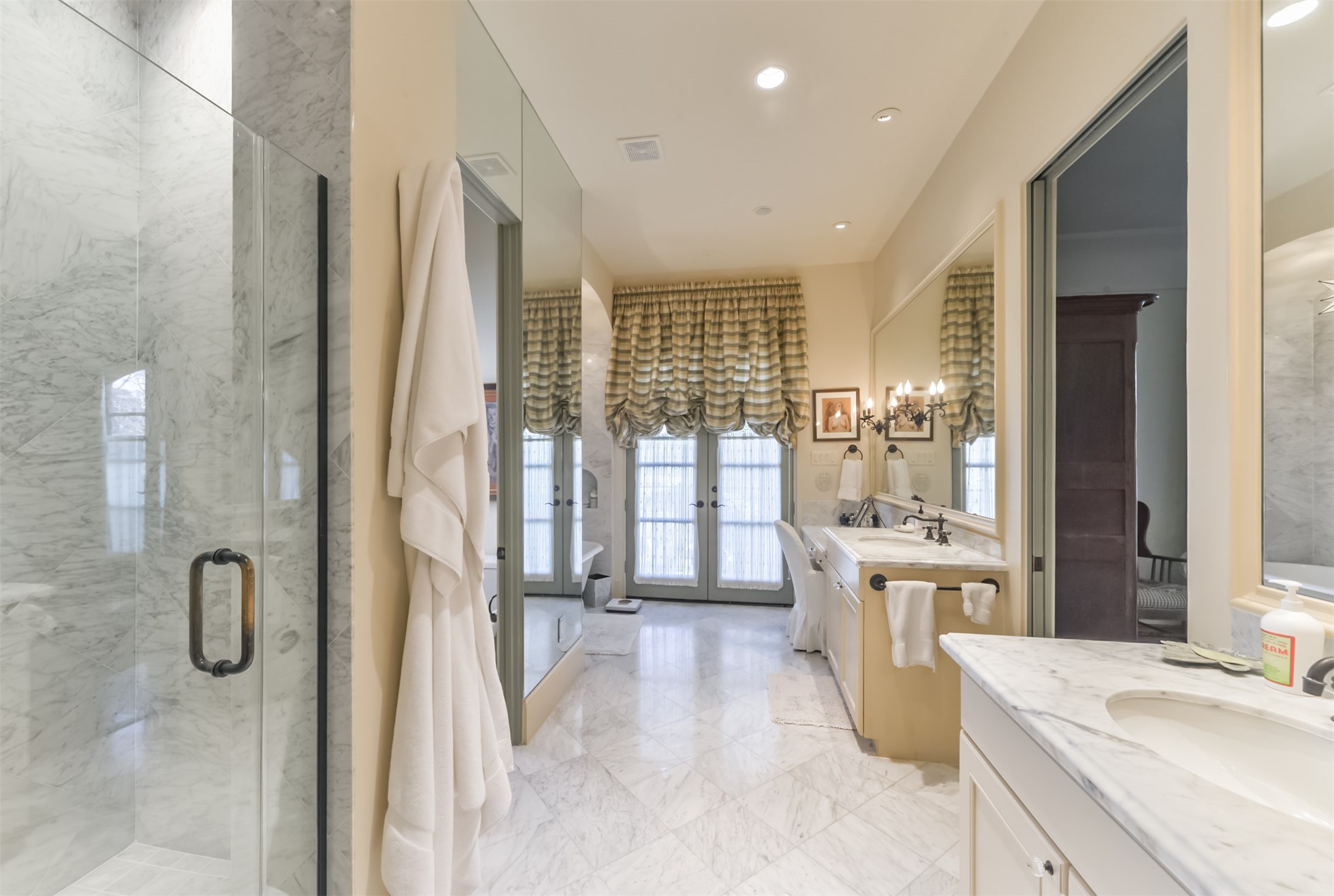 2712 Ferndale Street Houston, TX 77098 - Photo 23 of 49