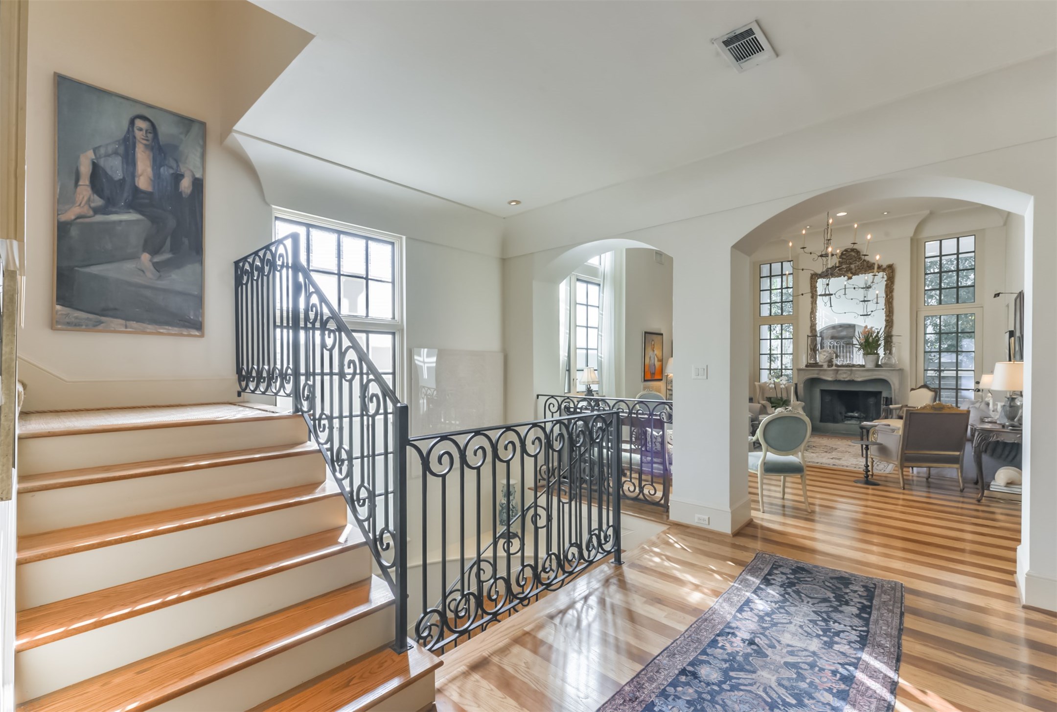 2712 Ferndale Street Houston, TX 77098 - Photo 27 of 49 a view of entryway with wooden floor