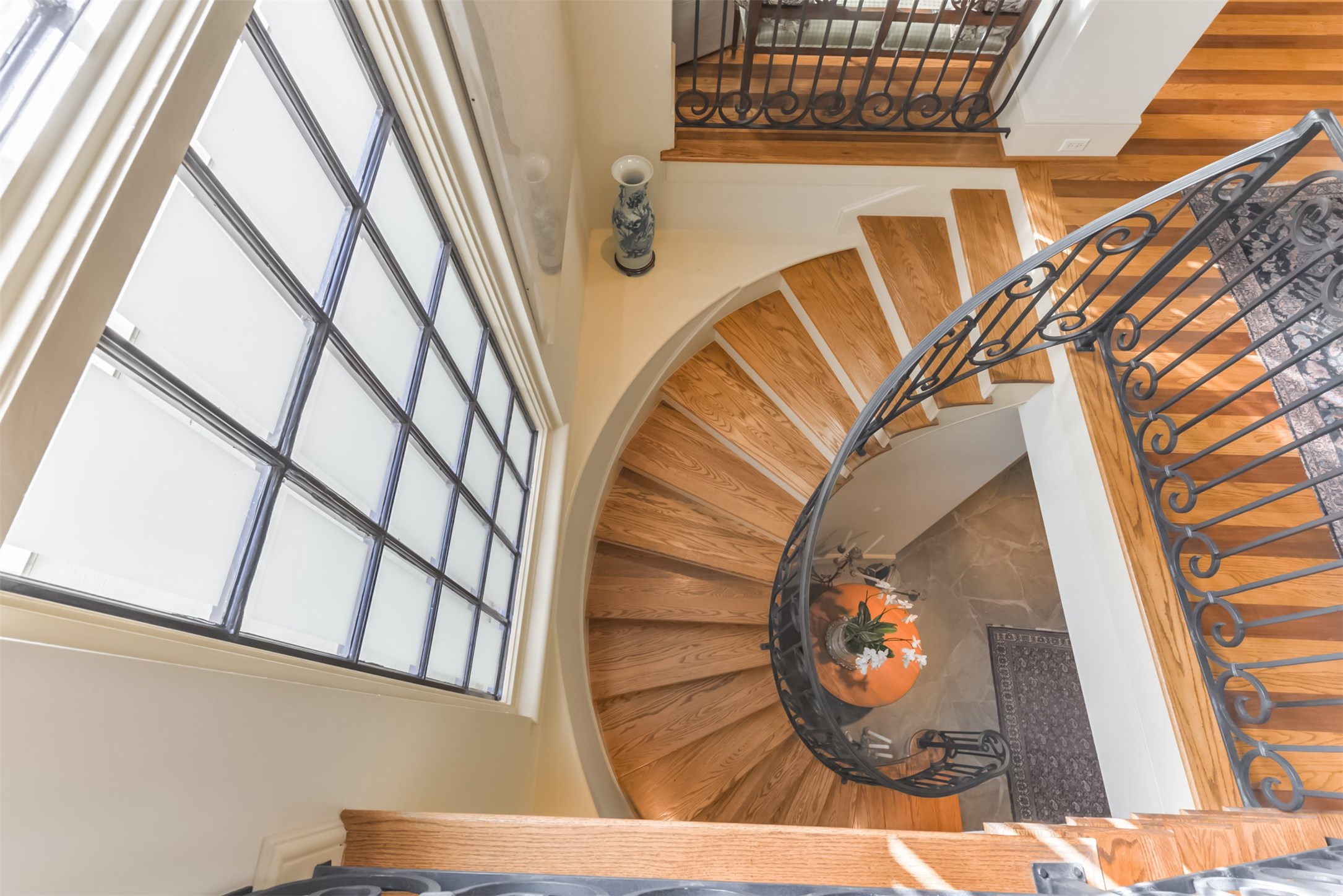 2712 Ferndale Street Houston, TX 77098 - Photo 36 of 49 a view of entryway with a front door