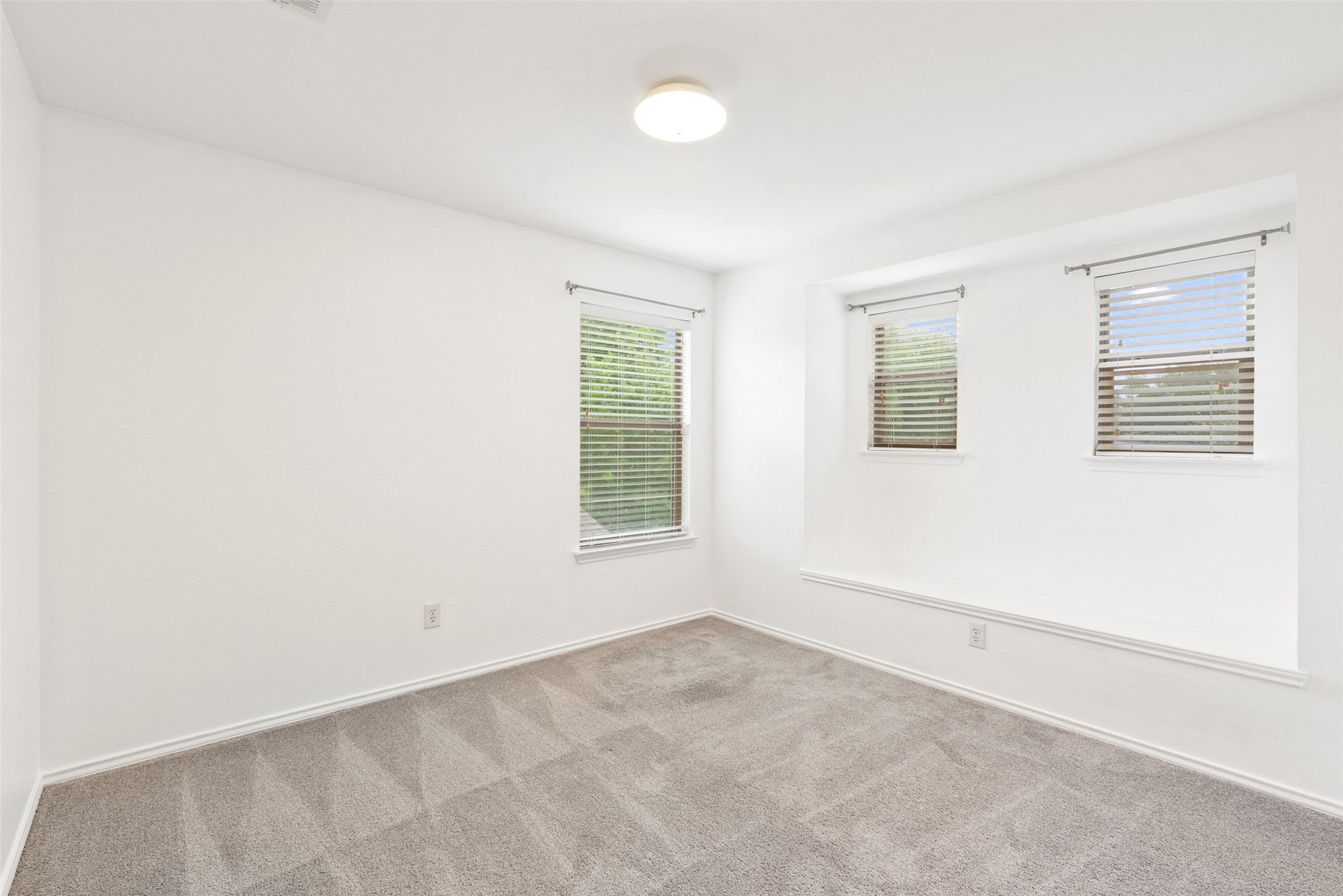 6629 Doyal Drive Austin, TX 78747 - Photo 32 of 37 Extra room with window seat!