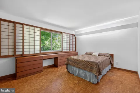 $950,000 | 401 Willington Drive, Silver Spring, MD 20904