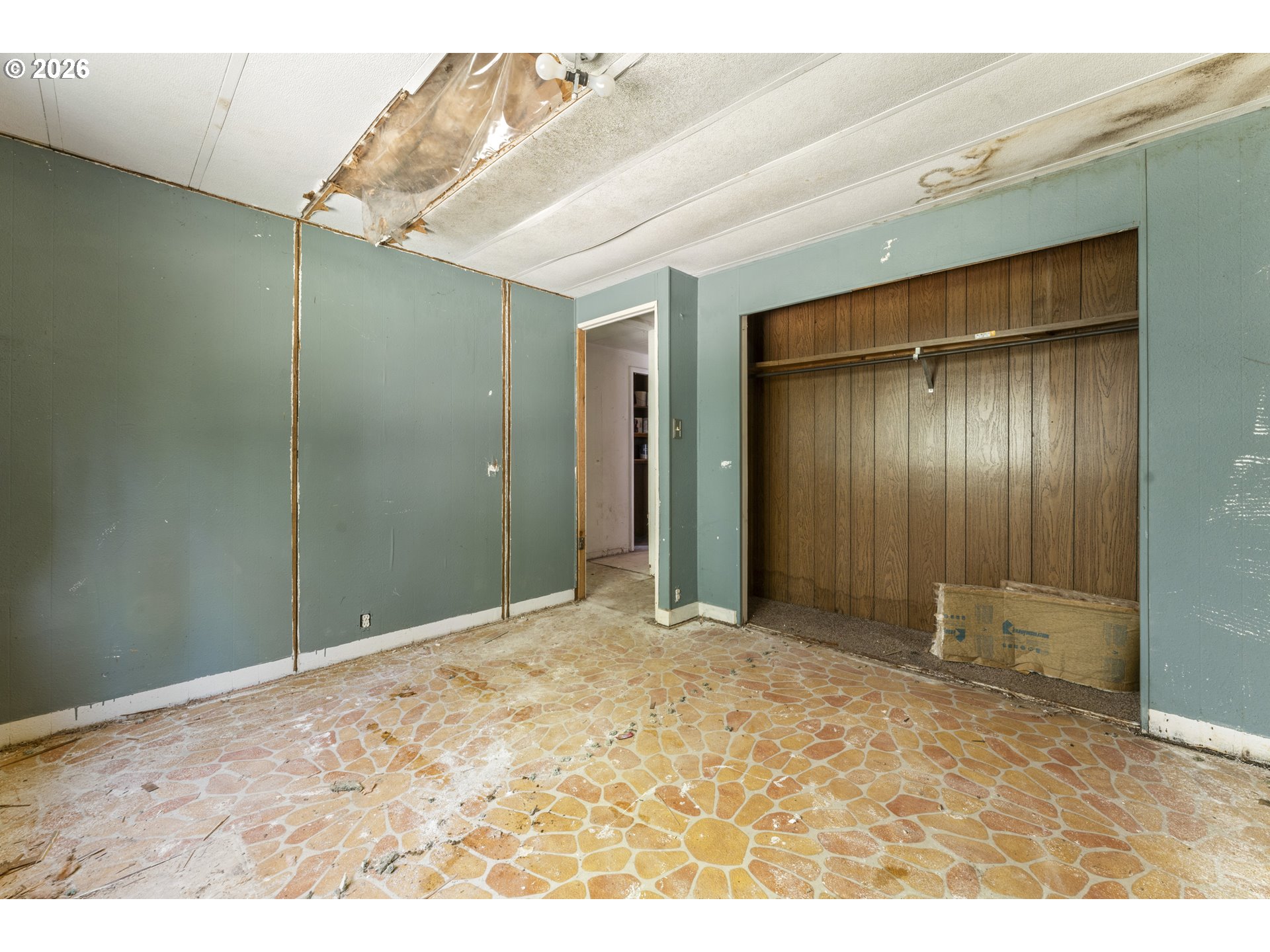 61912 Olive Barber Road Coos Bay, OR 97420 - Photo 17 of 31 a view of an empty room