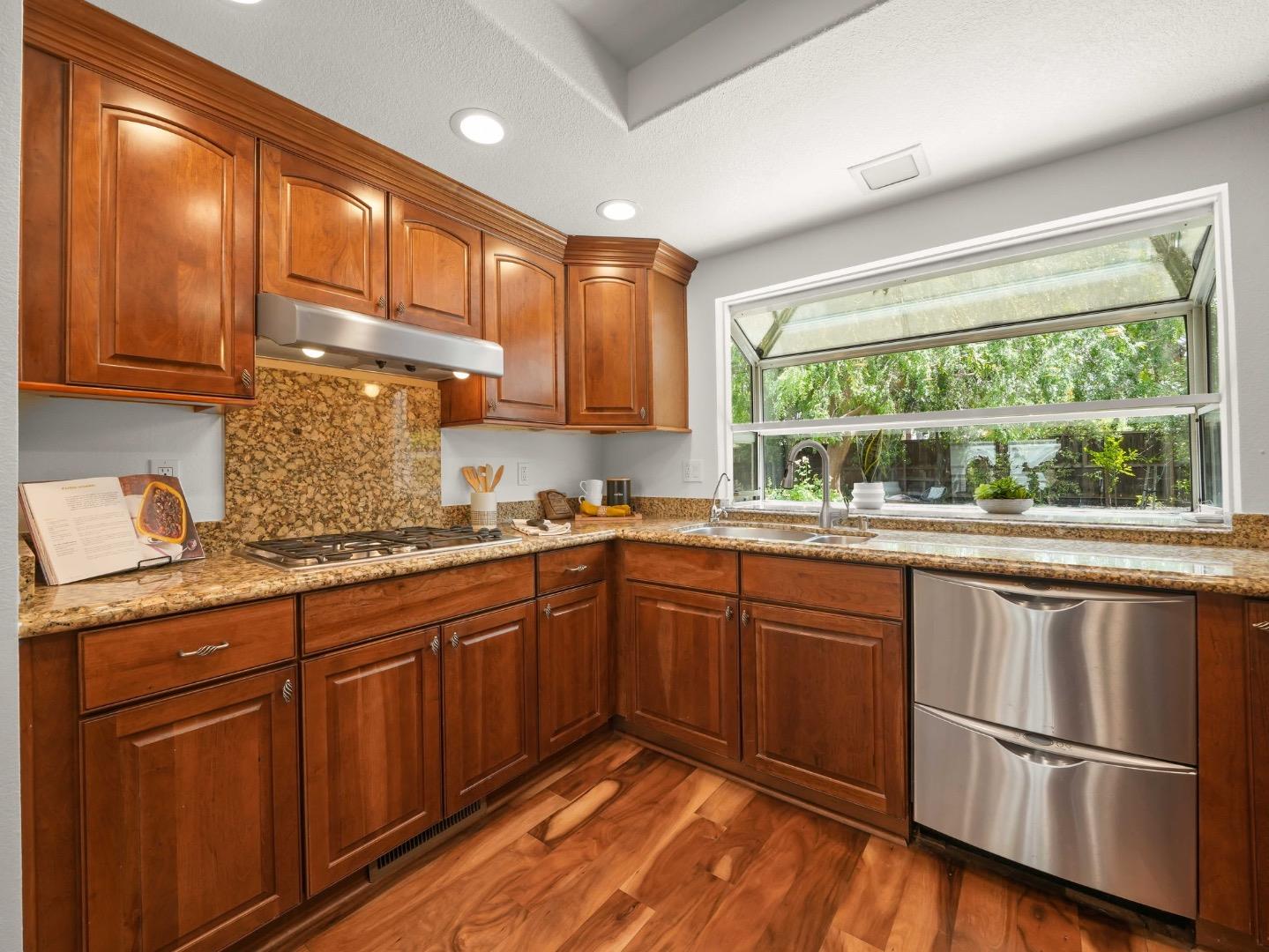 2037 Banbury Road Walnut Creek, CA 94598 - Photo 7 of 41