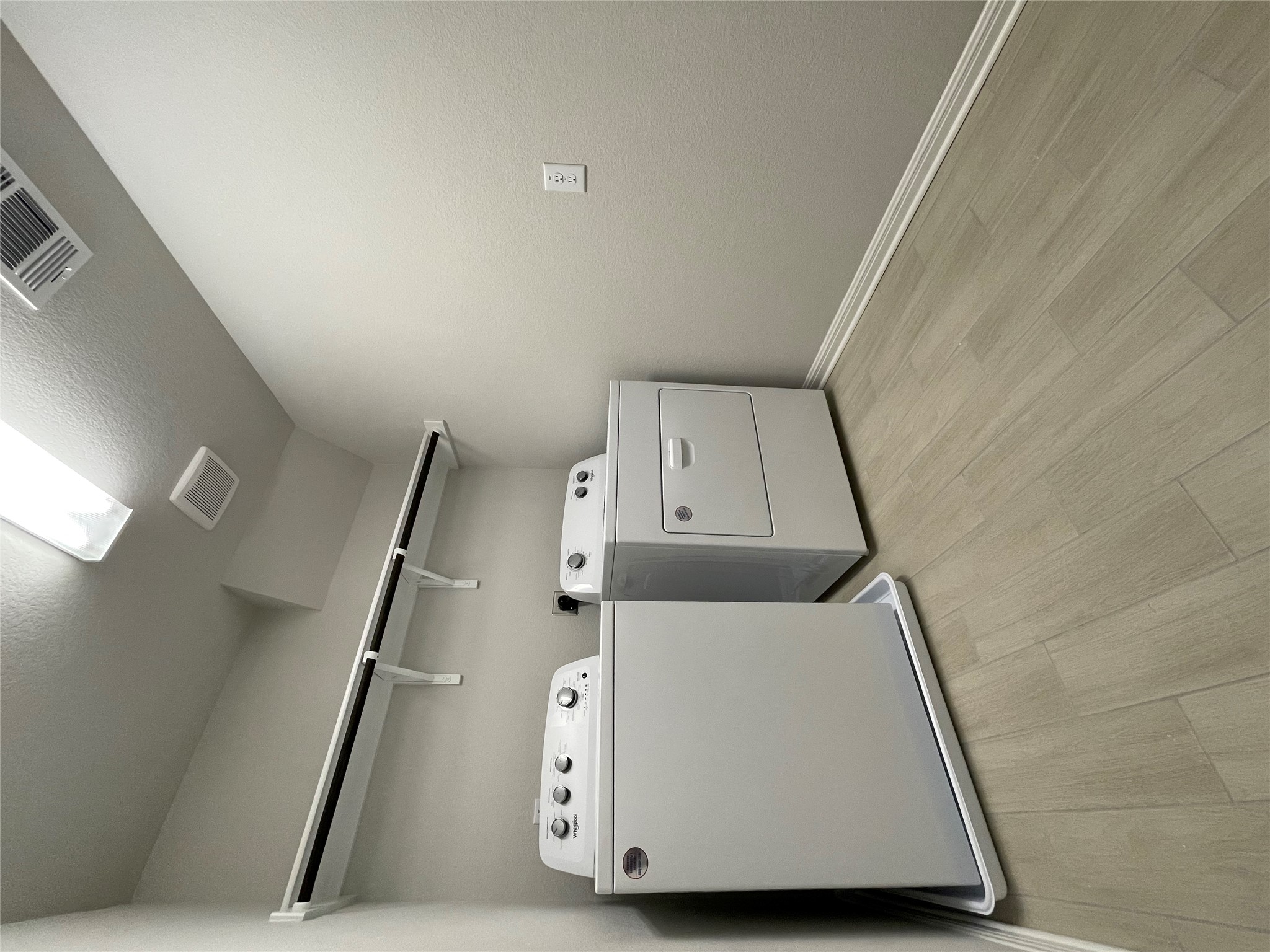 125 Old Stagecoach Road Jarrell, TX 76537 - Photo 28 of 31 a utility room with dryer and washer