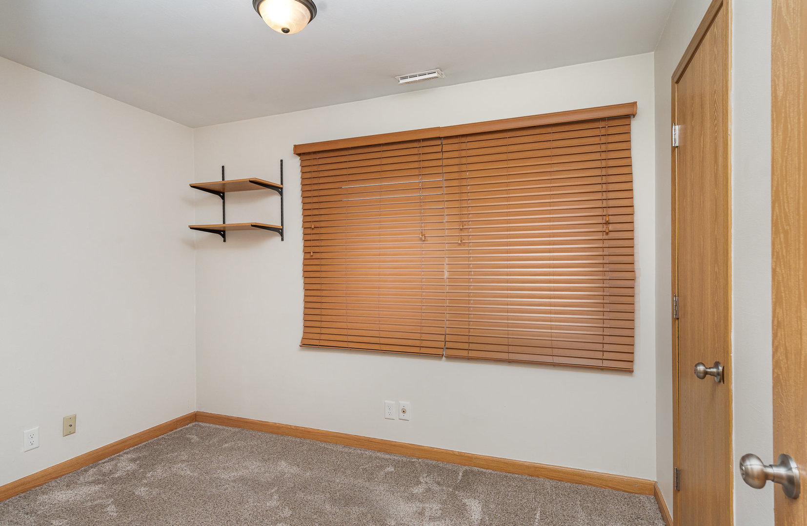 2363 Carnation Drive, Unit 301D Crest Hill, IL 60403 - Photo 15 of 32