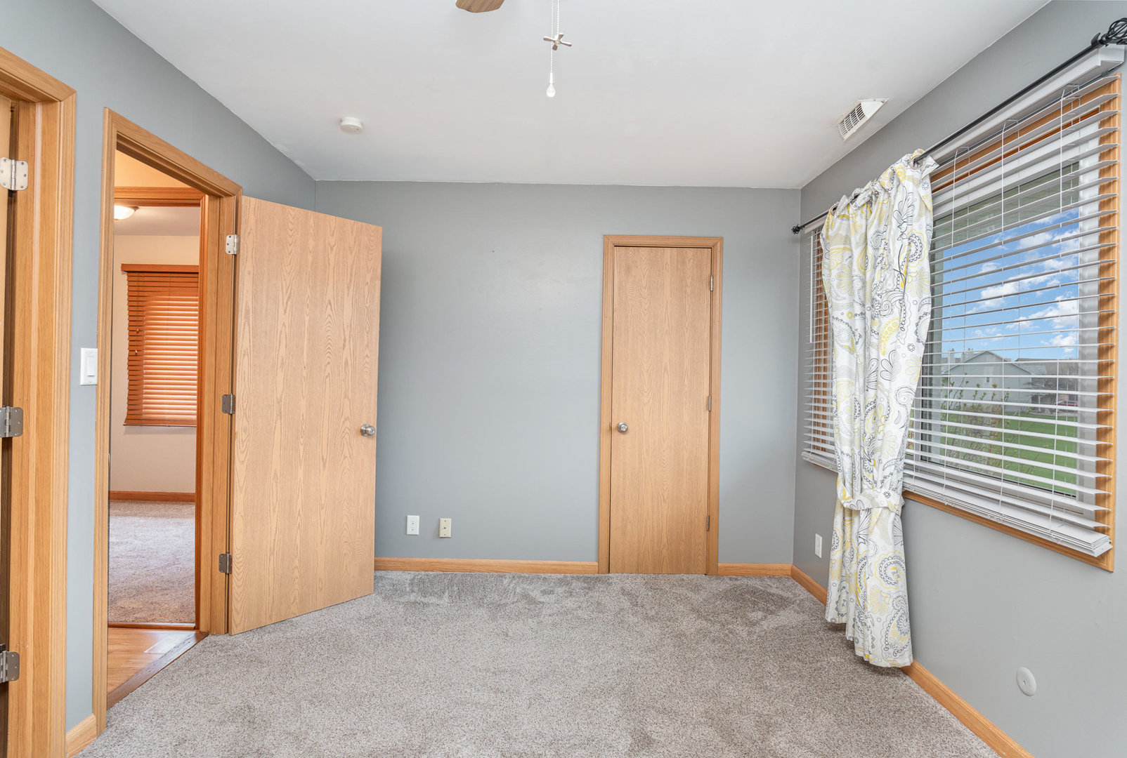 2363 Carnation Drive, Unit 301D Crest Hill, IL 60403 - Photo 19 of 32