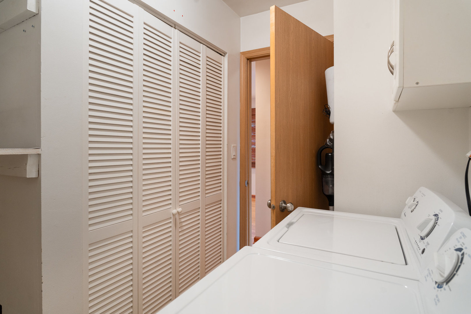 2363 Carnation Drive, Unit 301D Crest Hill, IL 60403 - Photo 21 of 32