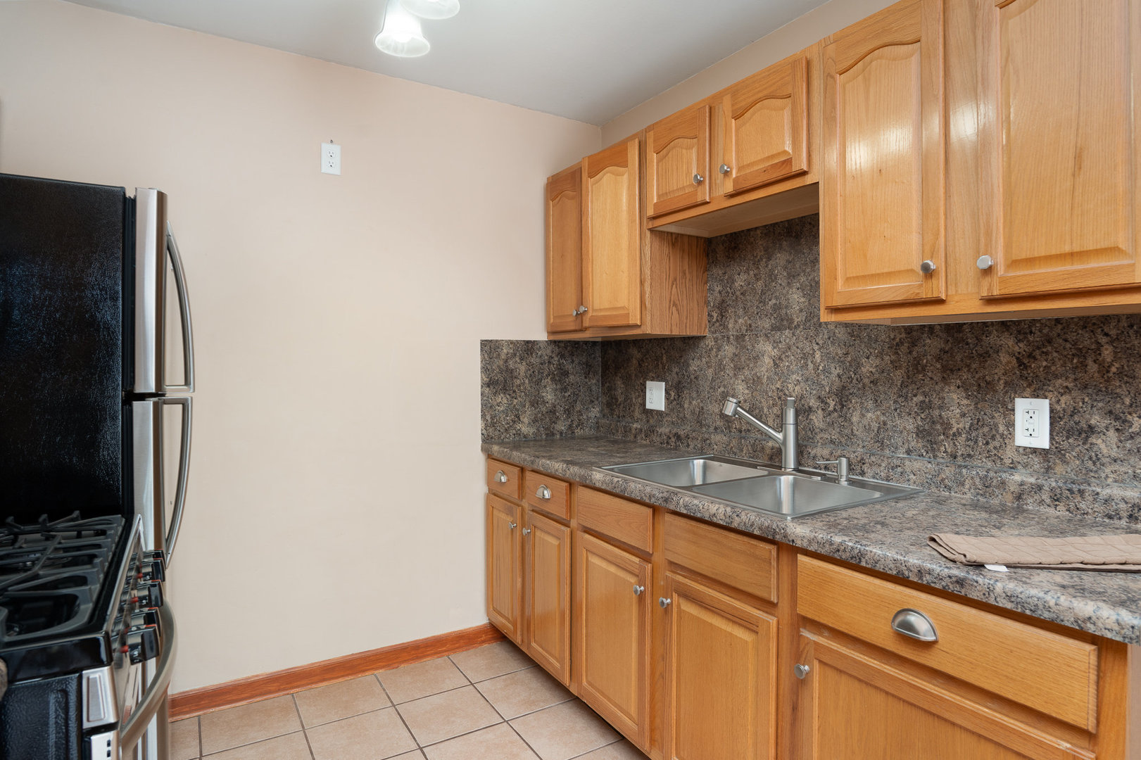 2363 Carnation Drive, Unit 301D Crest Hill, IL 60403 - Photo 7 of 32