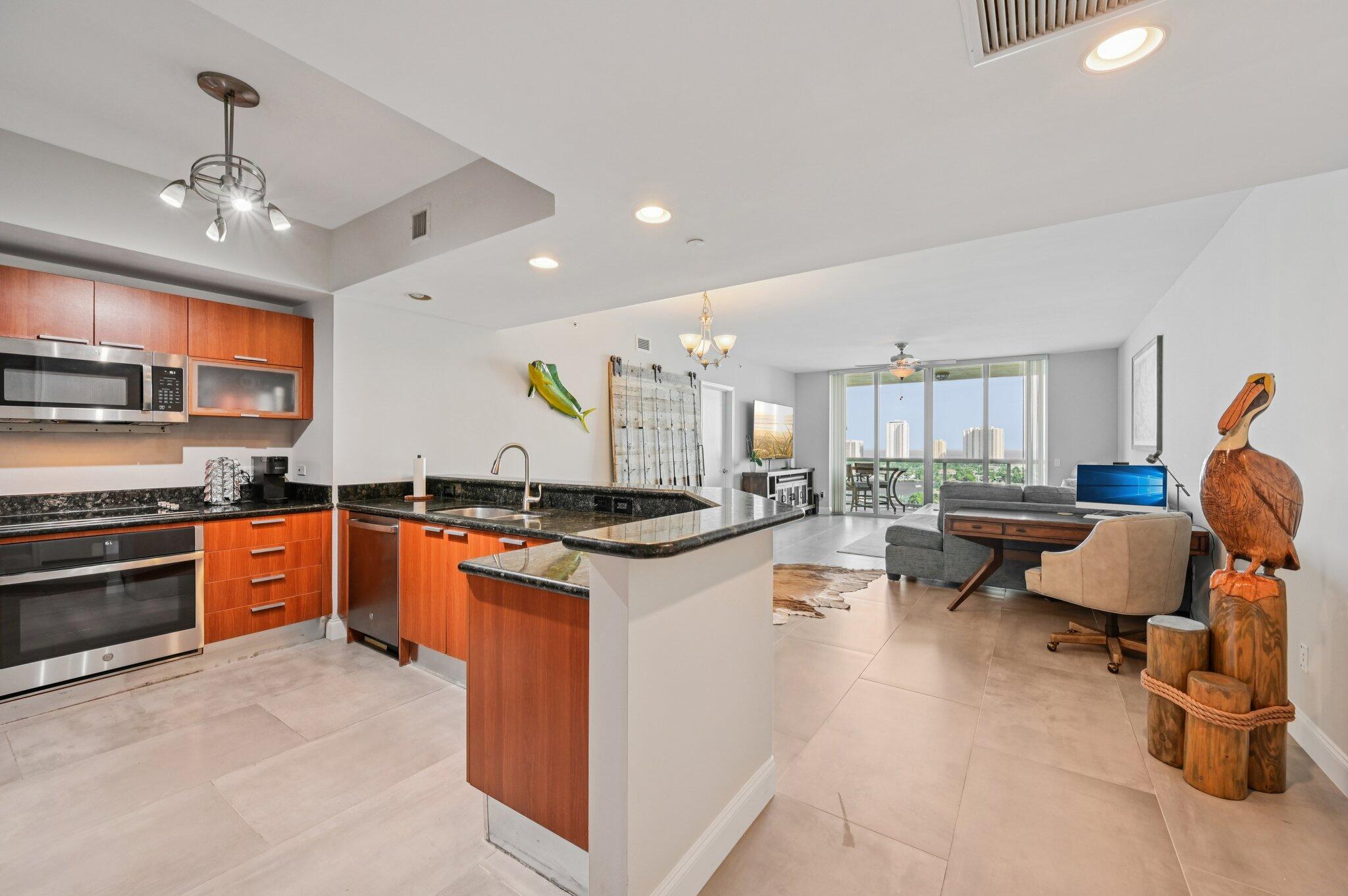 2640 Lake Shore Drive, Unit 1810 Riviera Beach, FL 33404 - Photo 12 of 57 14-web-or-mls-Lake Shore Dr-S2012-014