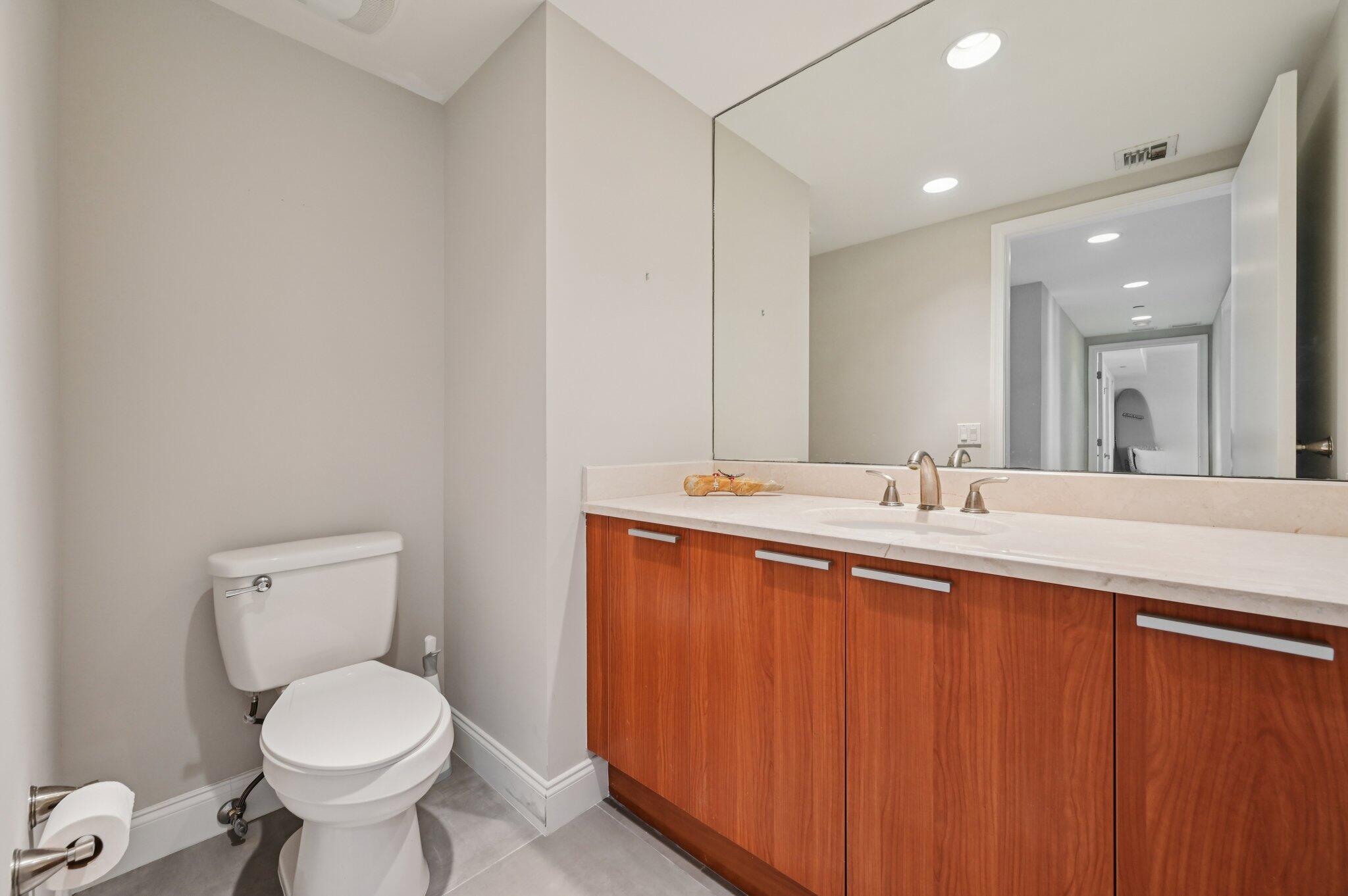 2640 Lake Shore Drive, Unit 1810 Riviera Beach, FL 33404 - Photo 23 of 57 28-web-or-mls-Lake Shore Dr-S2012-028