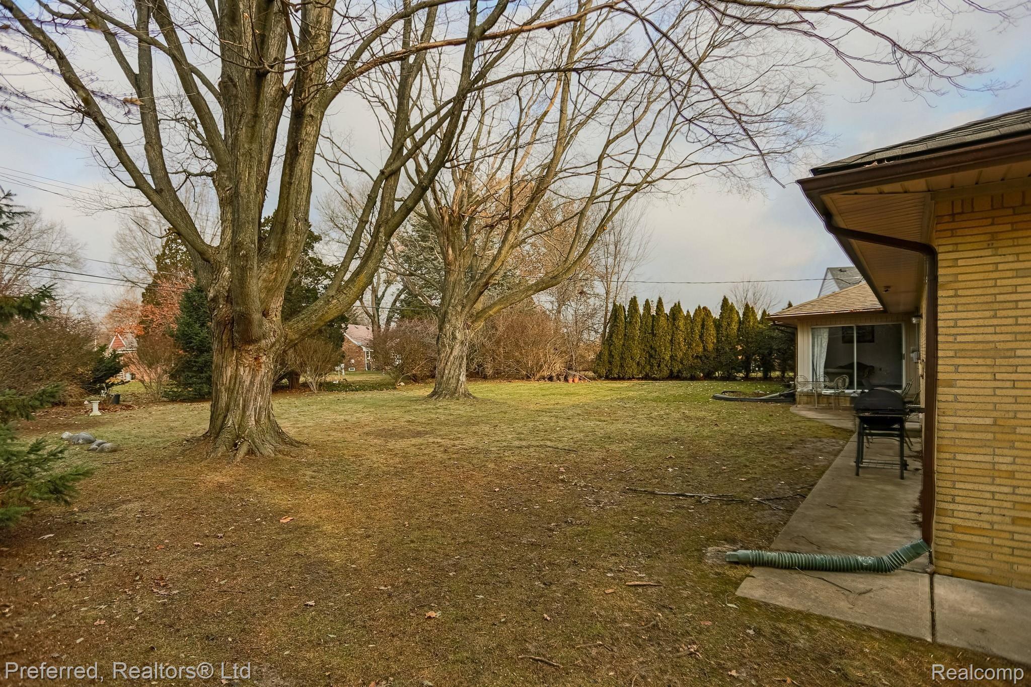 27076 Meadowbrook Road Redford, MI 48239 - Photo 31 of 36 31IMG_1602.jpg