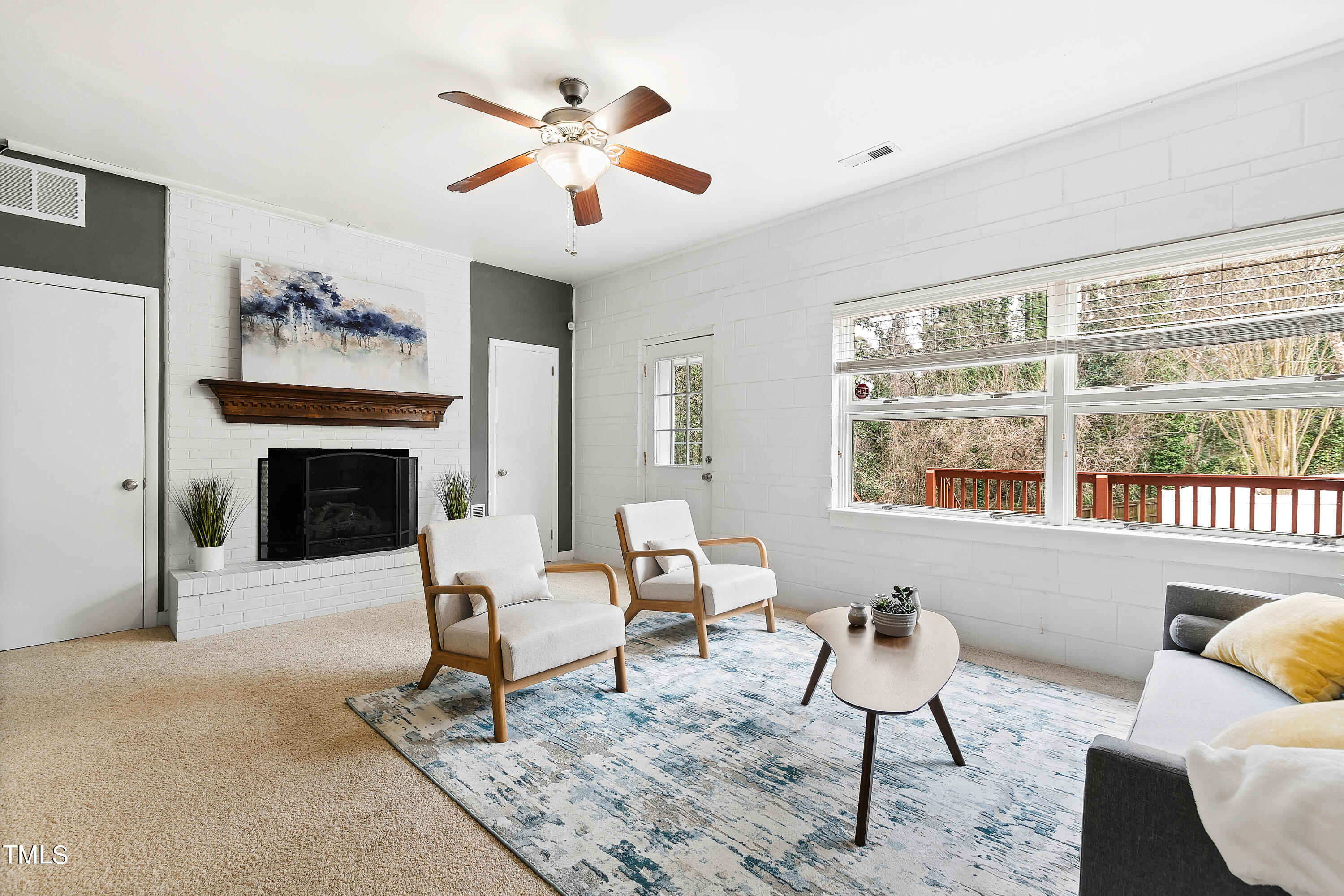 1206 Canterbury Road Raleigh, NC 27608 - Photo 5 of 37 Sitting
