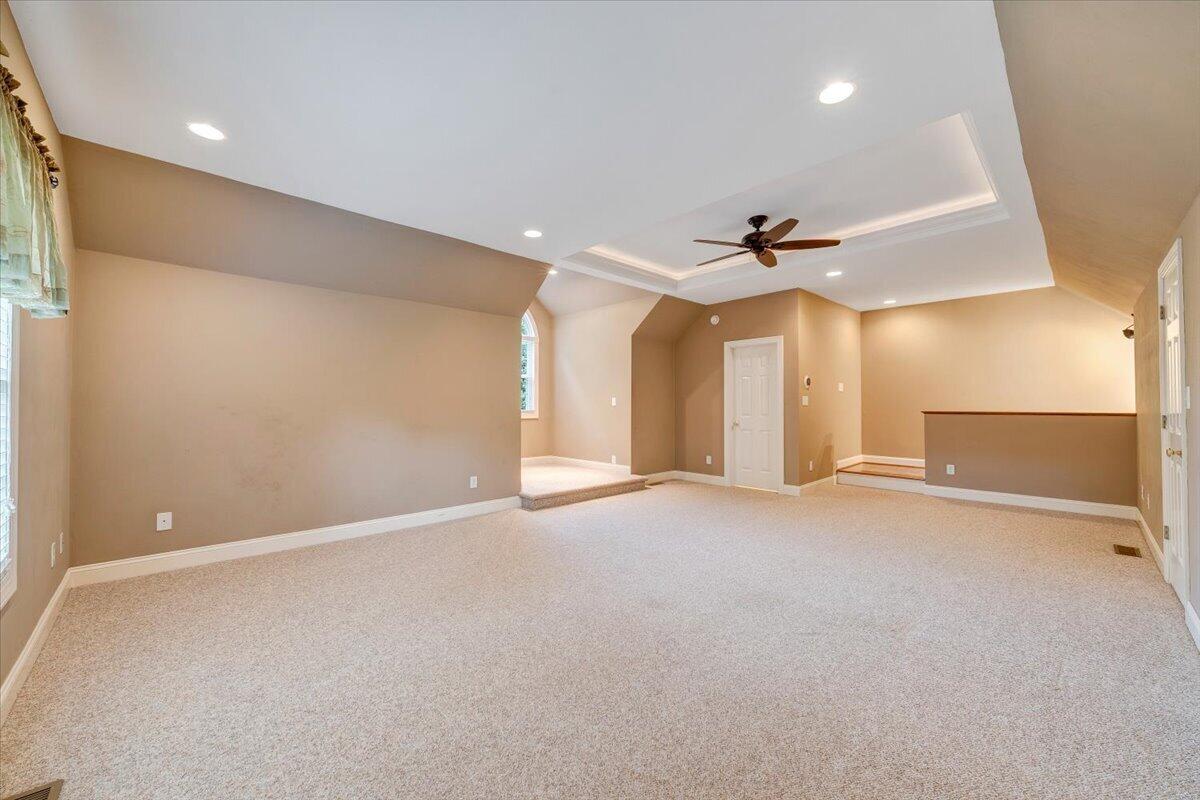 1236 Longview Road Roanoke, VA 24018 - Photo 23 of 58 024