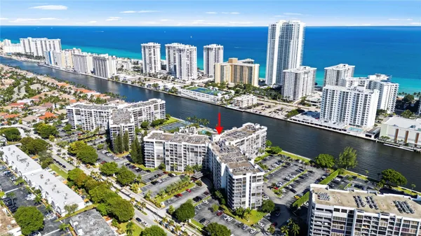 $3,000 | 800 Parkview Drive, Unit 718, Hallandale Beach, FL 33009