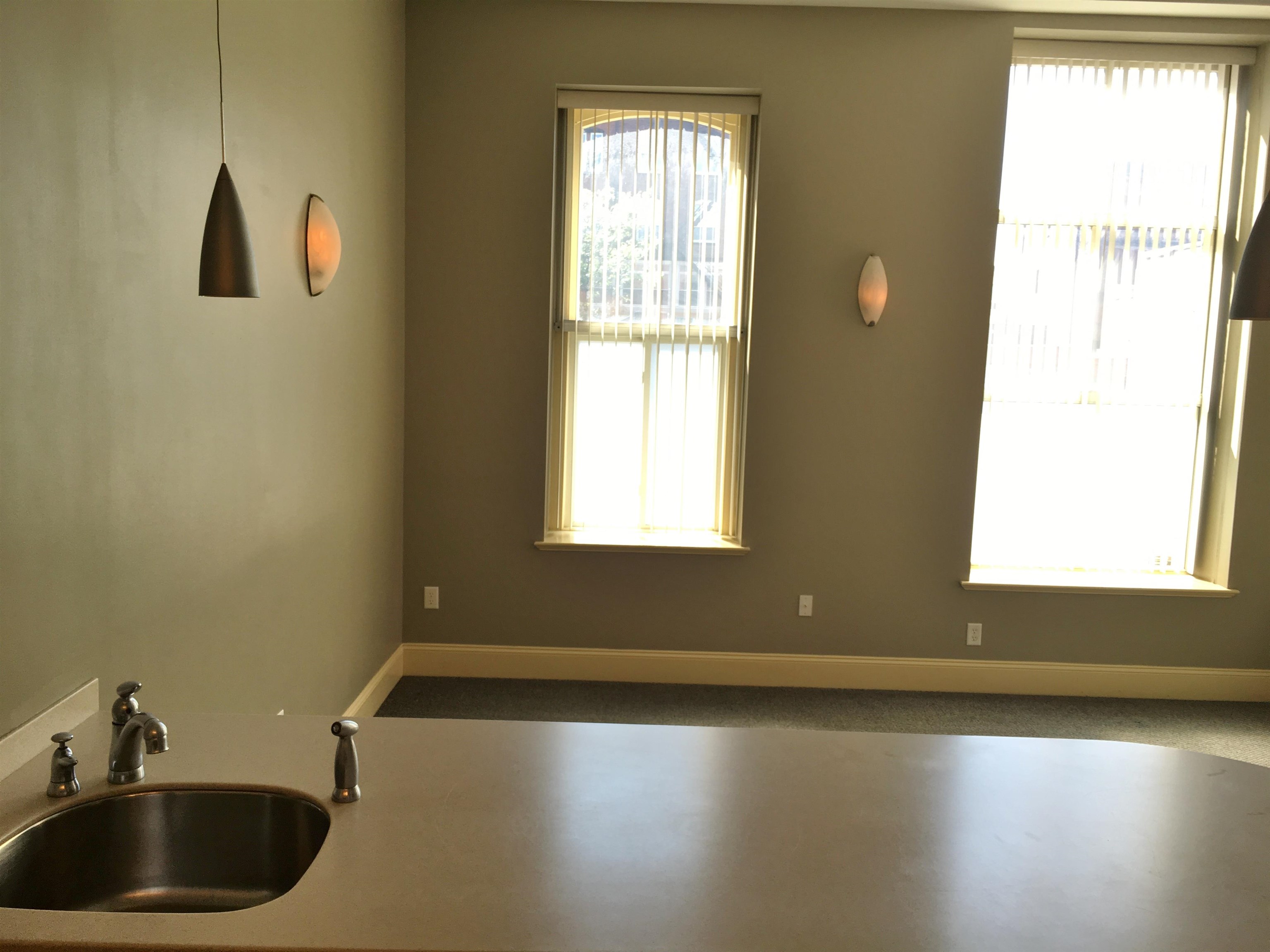 40 Hanover Street, Unit 40S Manchester, NH 03101 - Photo 19 of 44