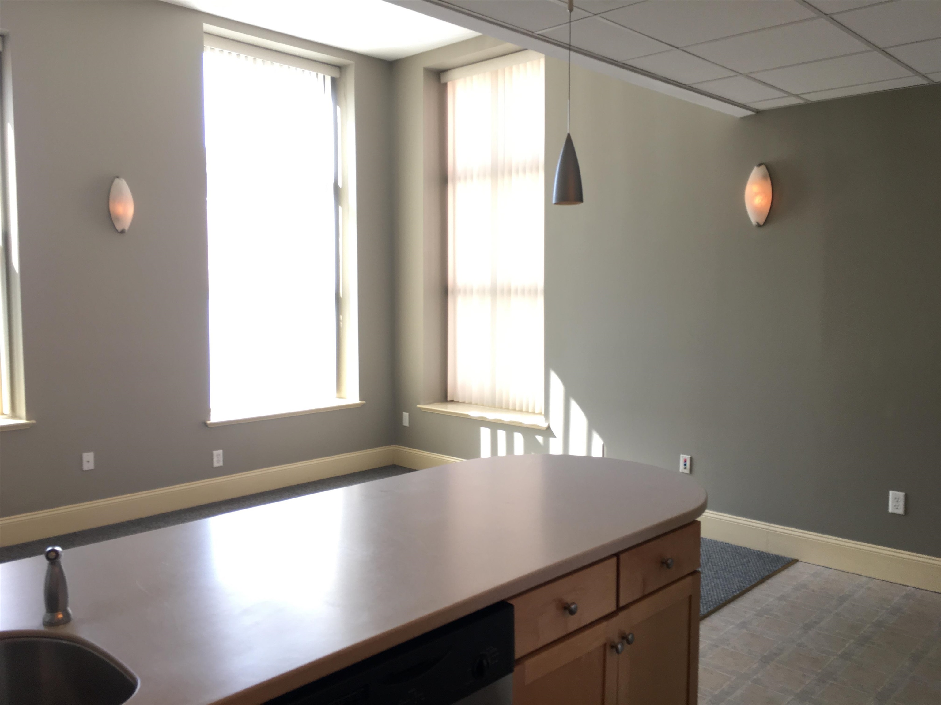 40 Hanover Street, Unit 40S Manchester, NH 03101 - Photo 20 of 44