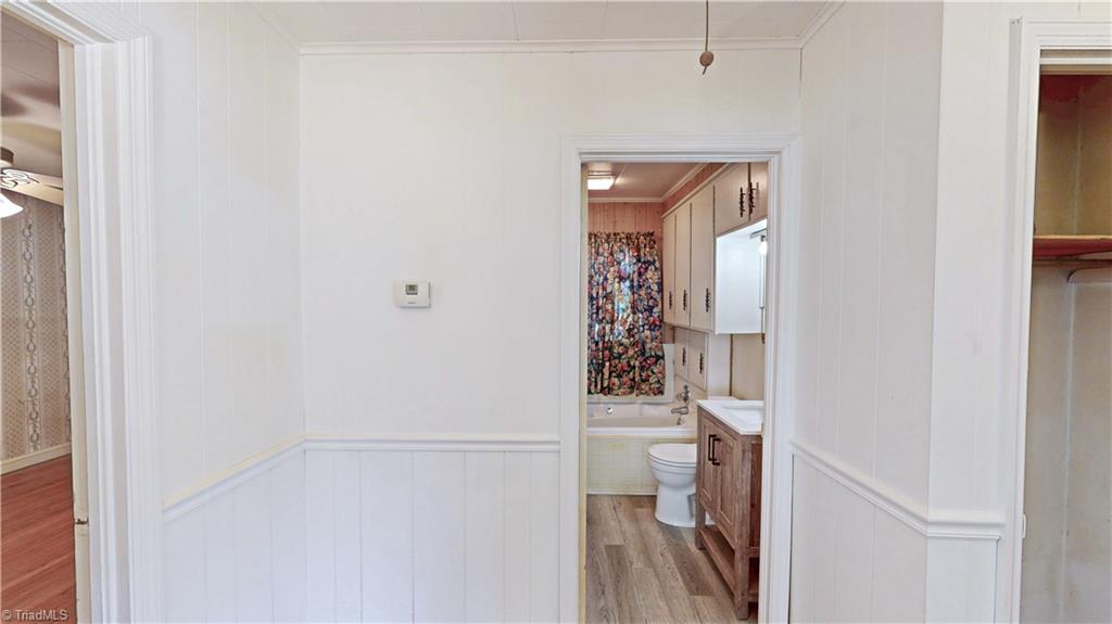 201 Kendall Mill Road Thomasville, NC 27360 - Photo 20 of 30 Hall