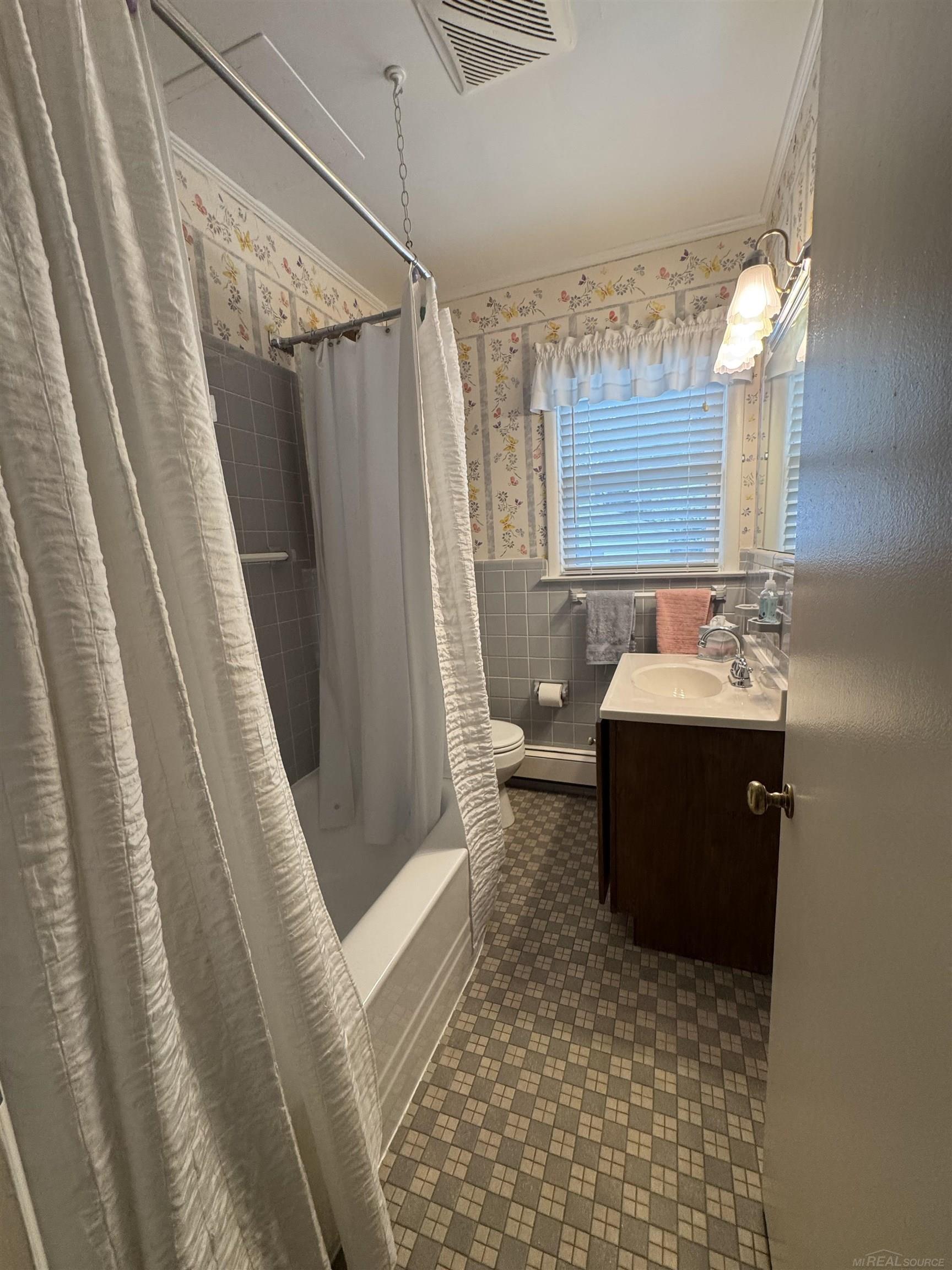 1228 North Main Street Rochester, MI 48307 - Photo 9 of 24