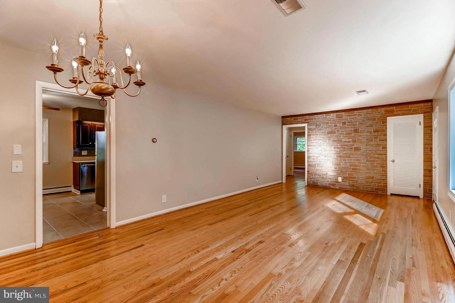 6826 New Cut Road Kingsville, MD 21087 - Photo 11 of 28 Dining Room