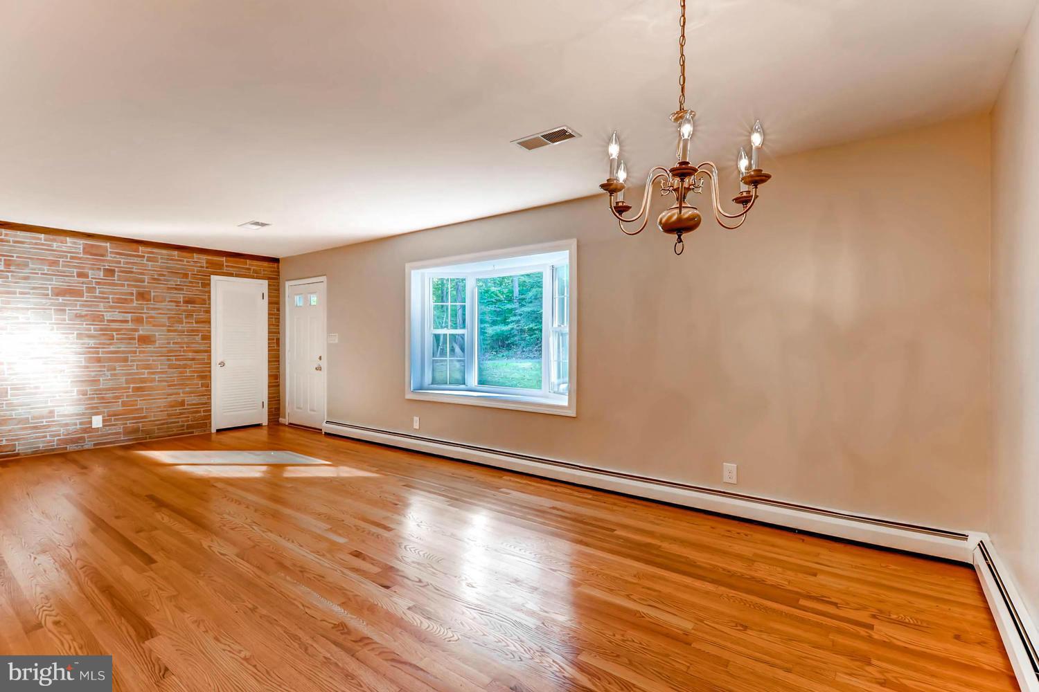 6826 New Cut Road Kingsville, MD 21087 - Photo 10 of 28 Dining Room