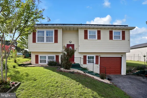 $290,000 | 3269 Night In Gale Drive, Dover, PA 17315