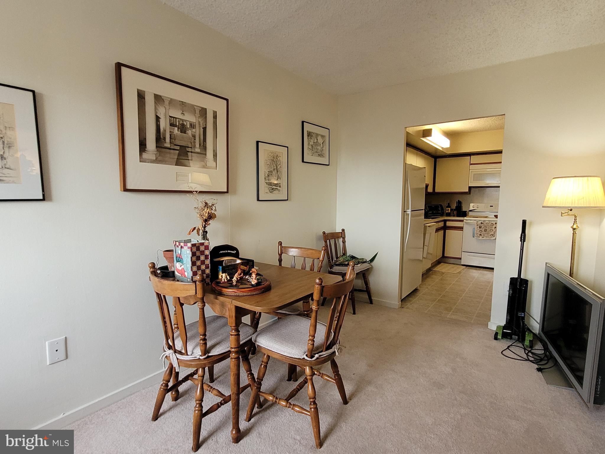 530 South 2nd Street, Unit 610 Philadelphia, PA 19147 - Photo 10 of 21 a dining room with furniture and window