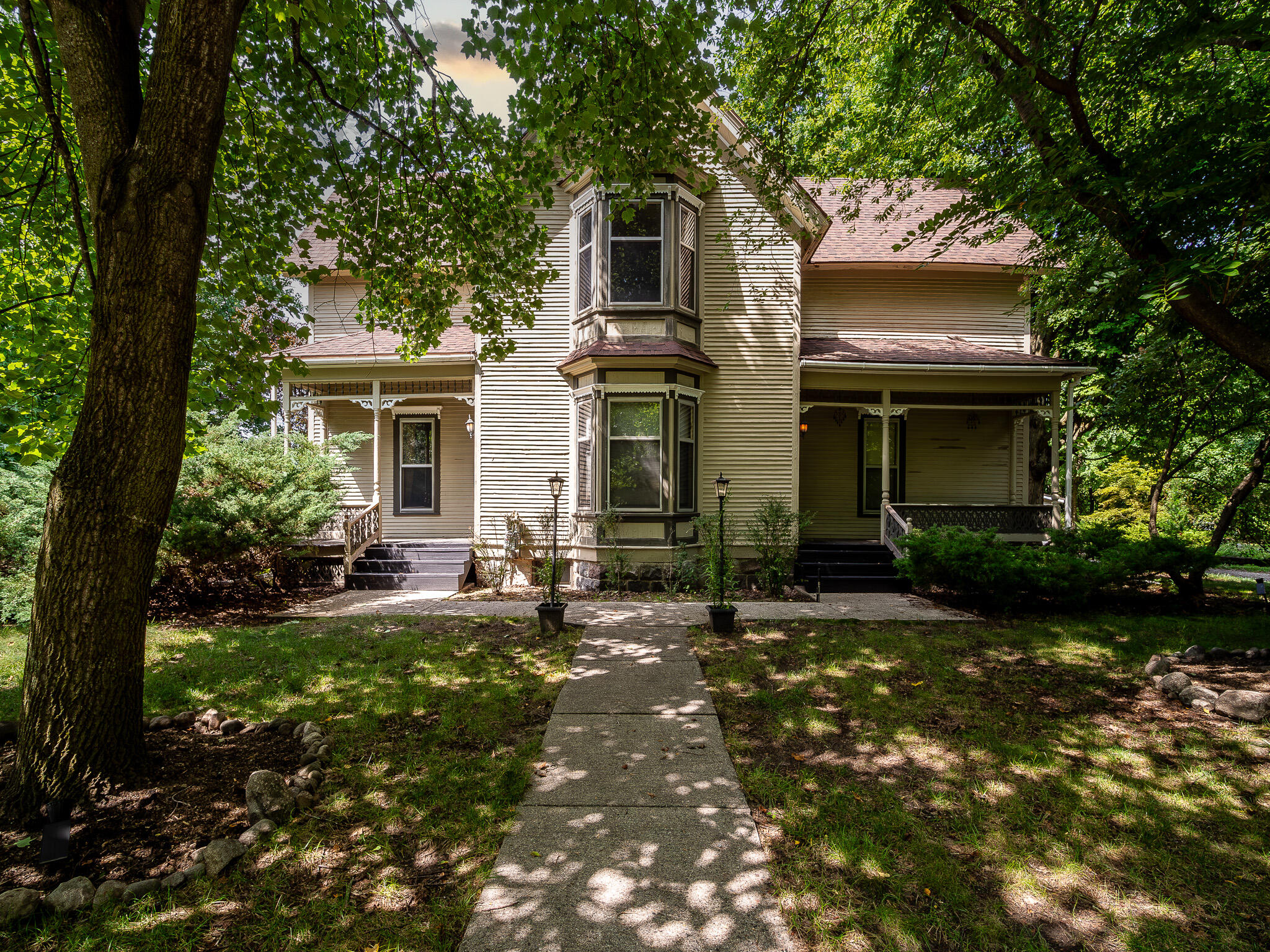 726 North Bridge Street Belding, MI 48809 - Photo 1 of 35 2