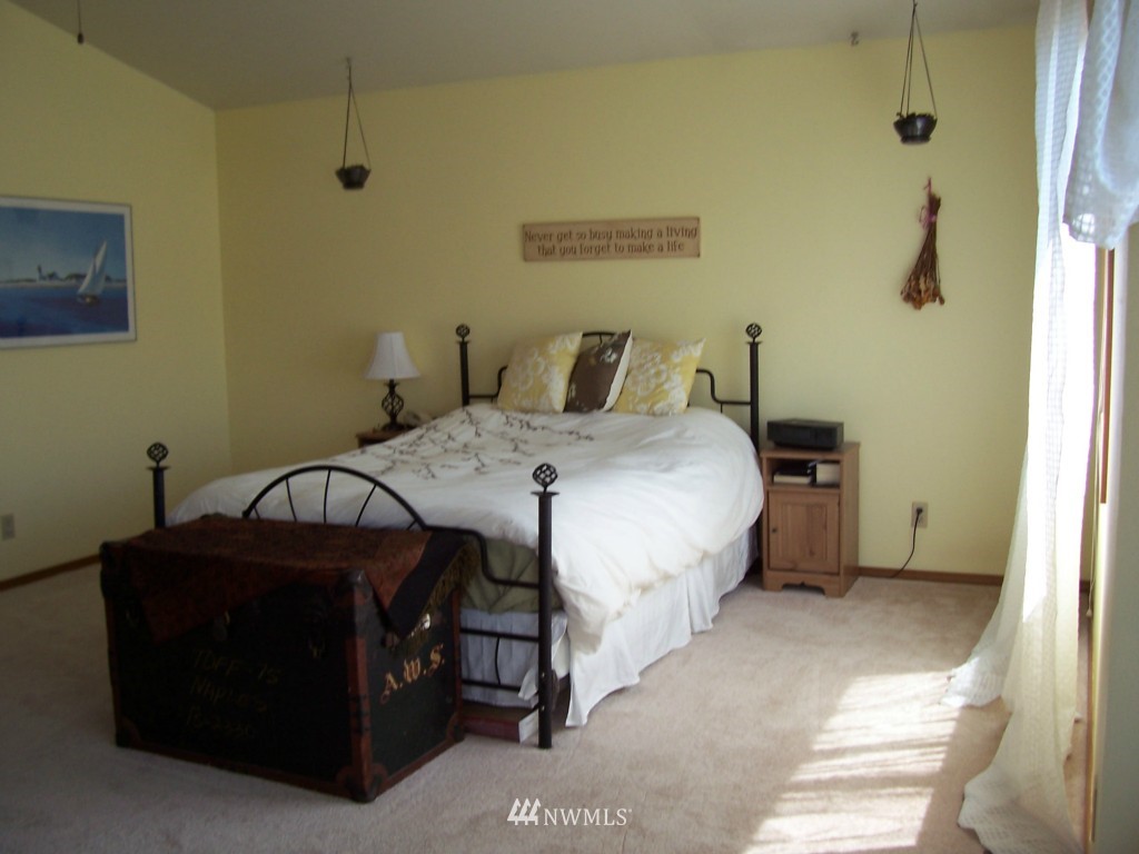 12202 Southeast 179th Place Renton, WA 98058 - Photo 11 of 15 Gallery Image 11