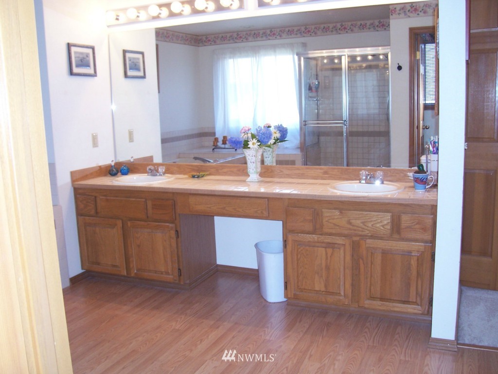12202 Southeast 179th Place Renton, WA 98058 - Photo 14 of 15 Gallery Image 14