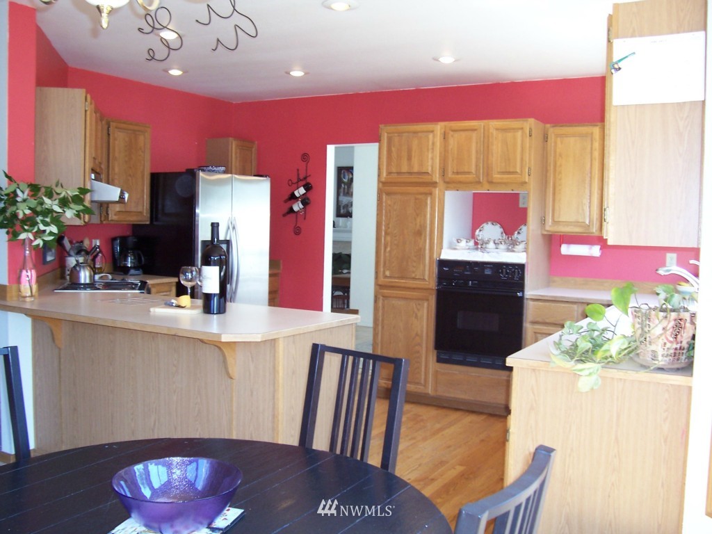 12202 Southeast 179th Place Renton, WA 98058 - Photo 8 of 15 Gallery Image 8