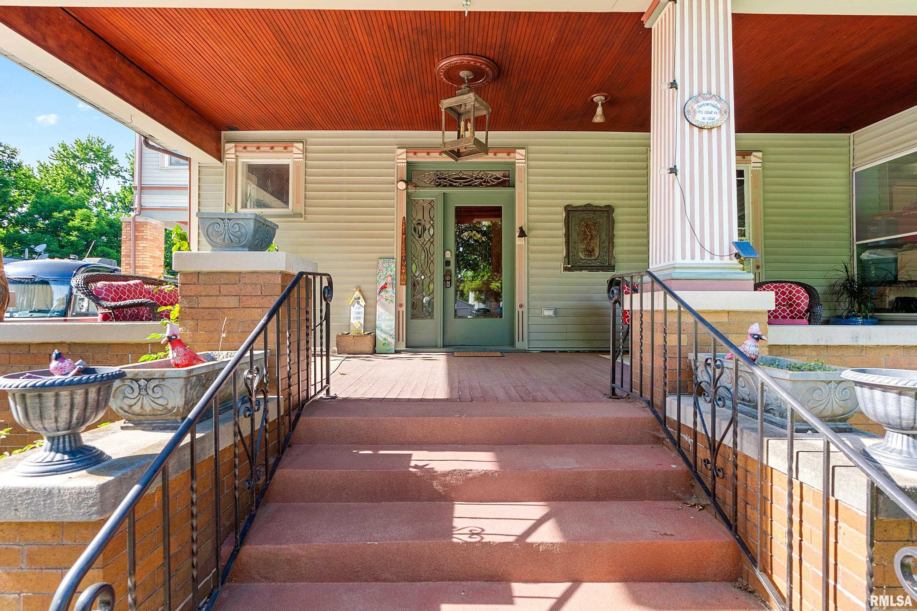 207 West 3rd Street Delavan, IL 61734 - Photo 5 of 70