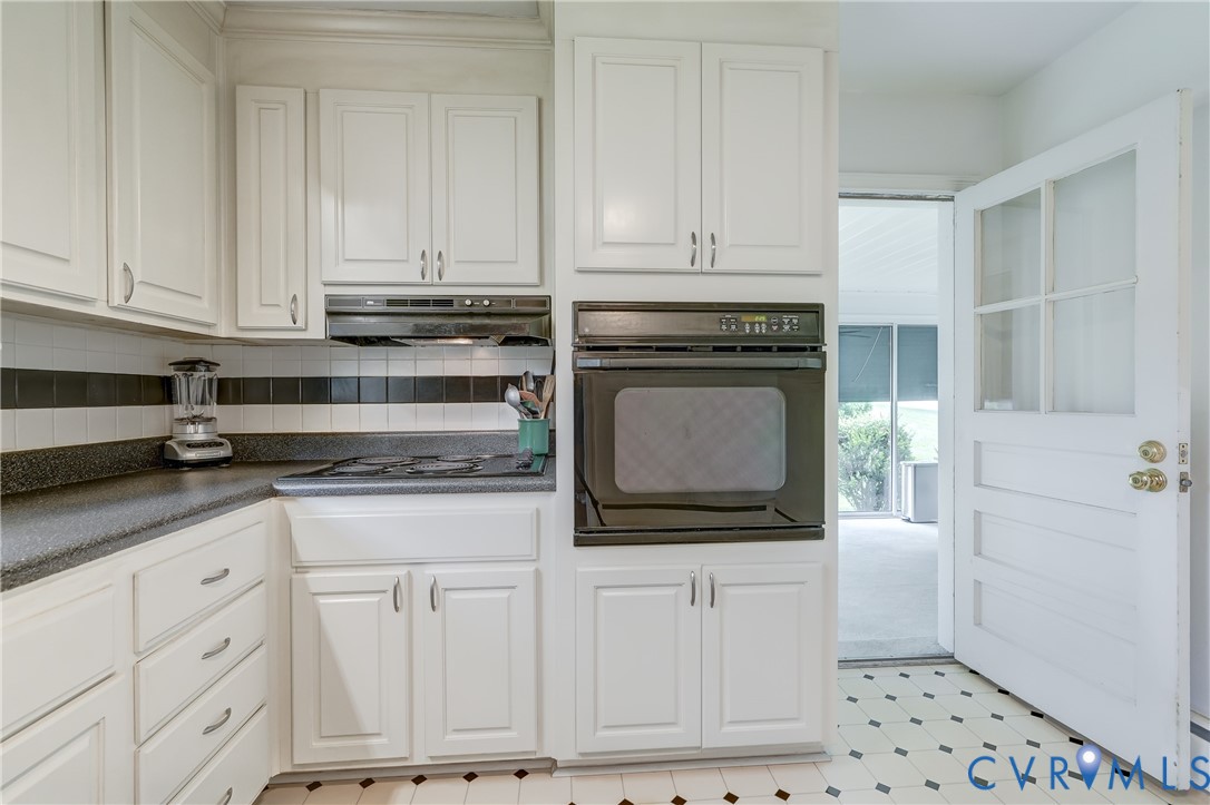 9312 Ledbury Road Henrico, VA 23229 - Photo 10 of 29