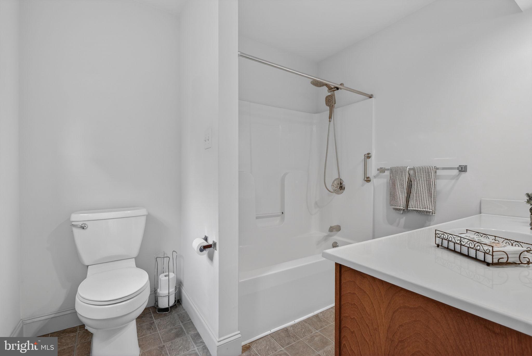 407 Cobblestone Lane Lancaster, PA 17601 - Photo 21 of 35