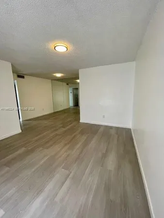 $2,200 | Lago Grande, Hialeah, FL 33016