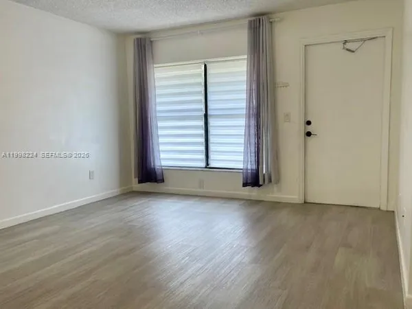 $2,200 | Lago Grande, Hialeah, FL 33016