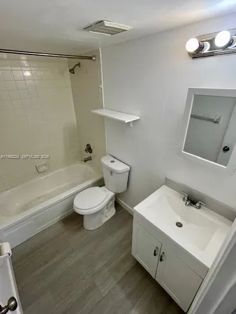 $2,200 | Lago Grande, Hialeah, FL 33016