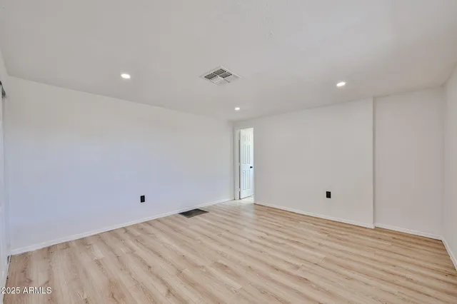 a view of room with an empty space