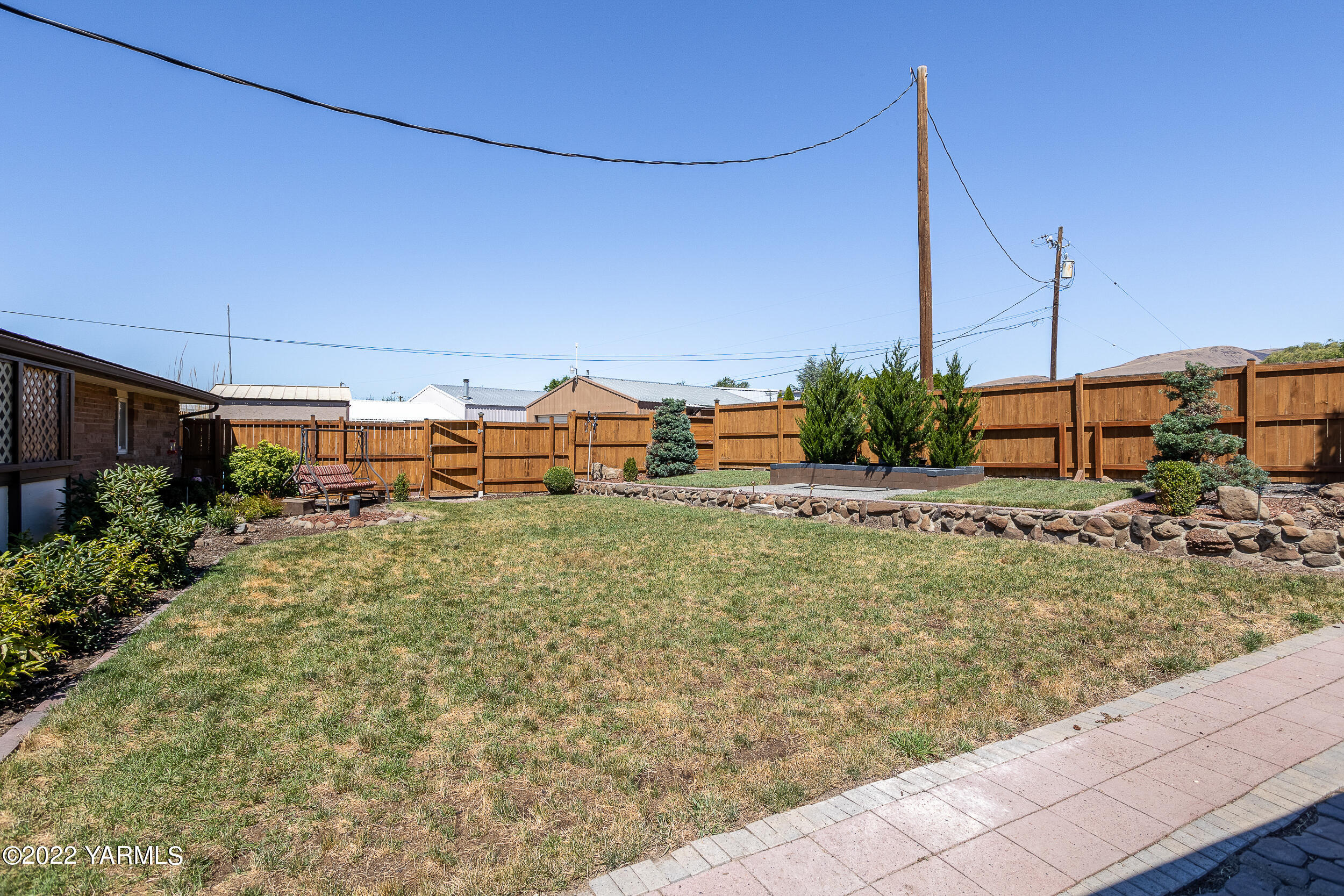 7401 Bittner Road Yakima, WA 98901 - Photo 38 of 55 a view of a backyard