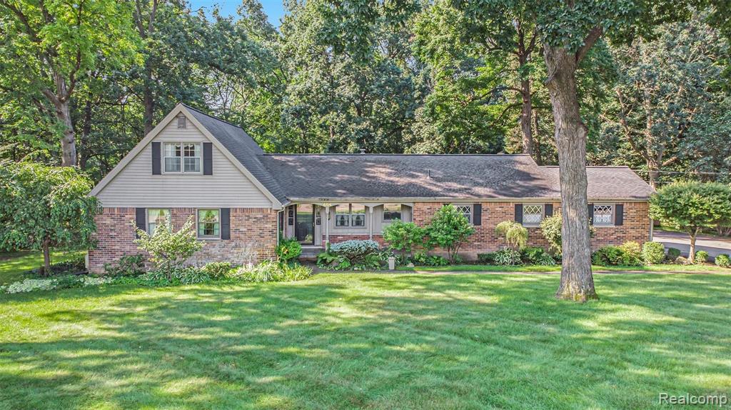 606 East Rolston Road Linden, MI 48451 - Photo 2 of 35