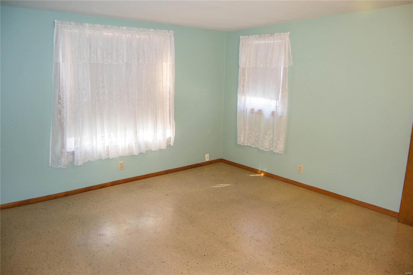 1011 Scheel Street Belleville, IL 62221 - Photo 20 of 32 Gallery Image 20