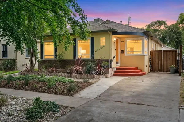 $929,000 | 1925 4th Avenue, Sacramento, CA 95818