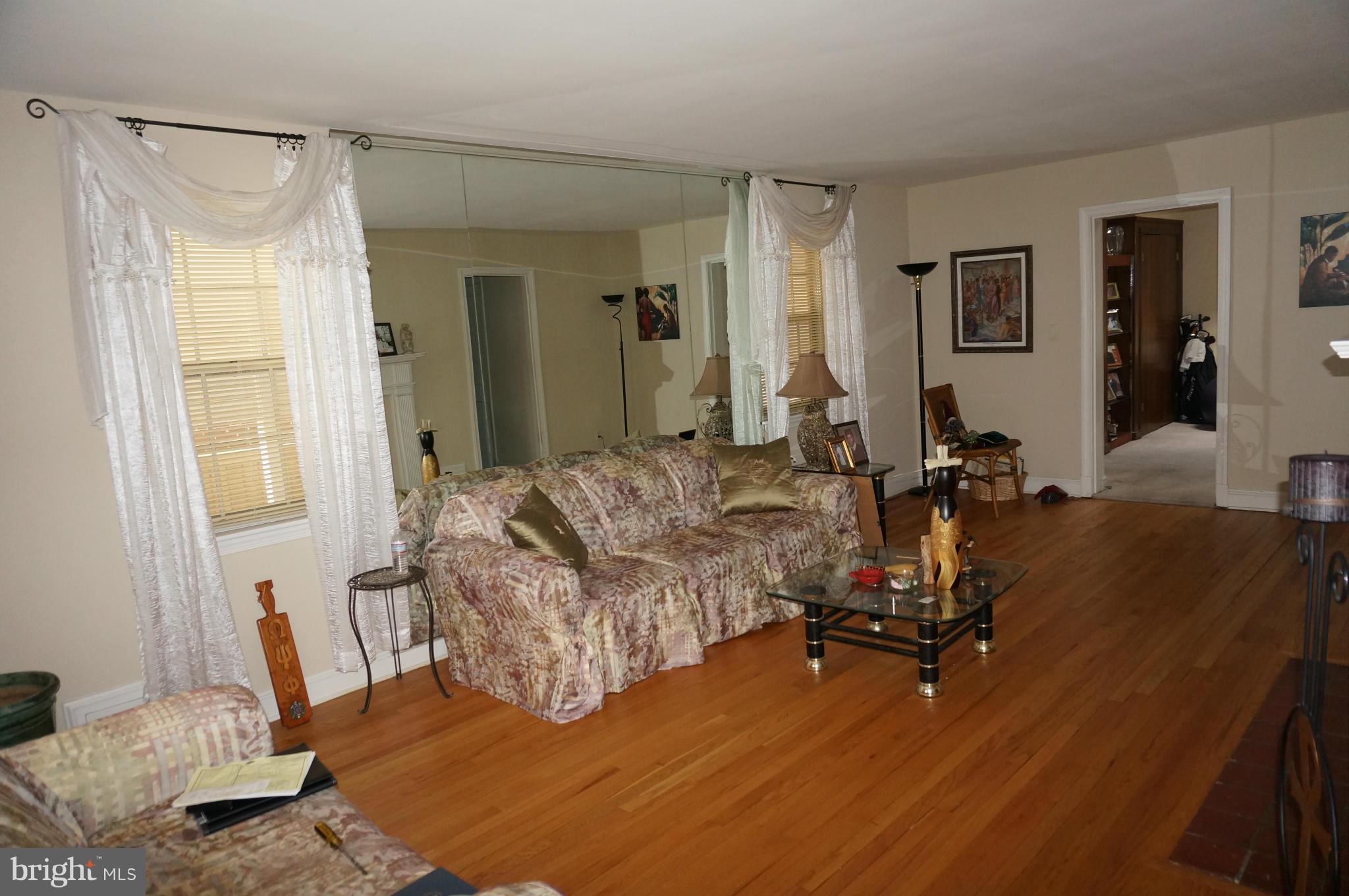9517 Ocala Street Silver Spring, MD 20901 - Photo 14 of 29 Living Room