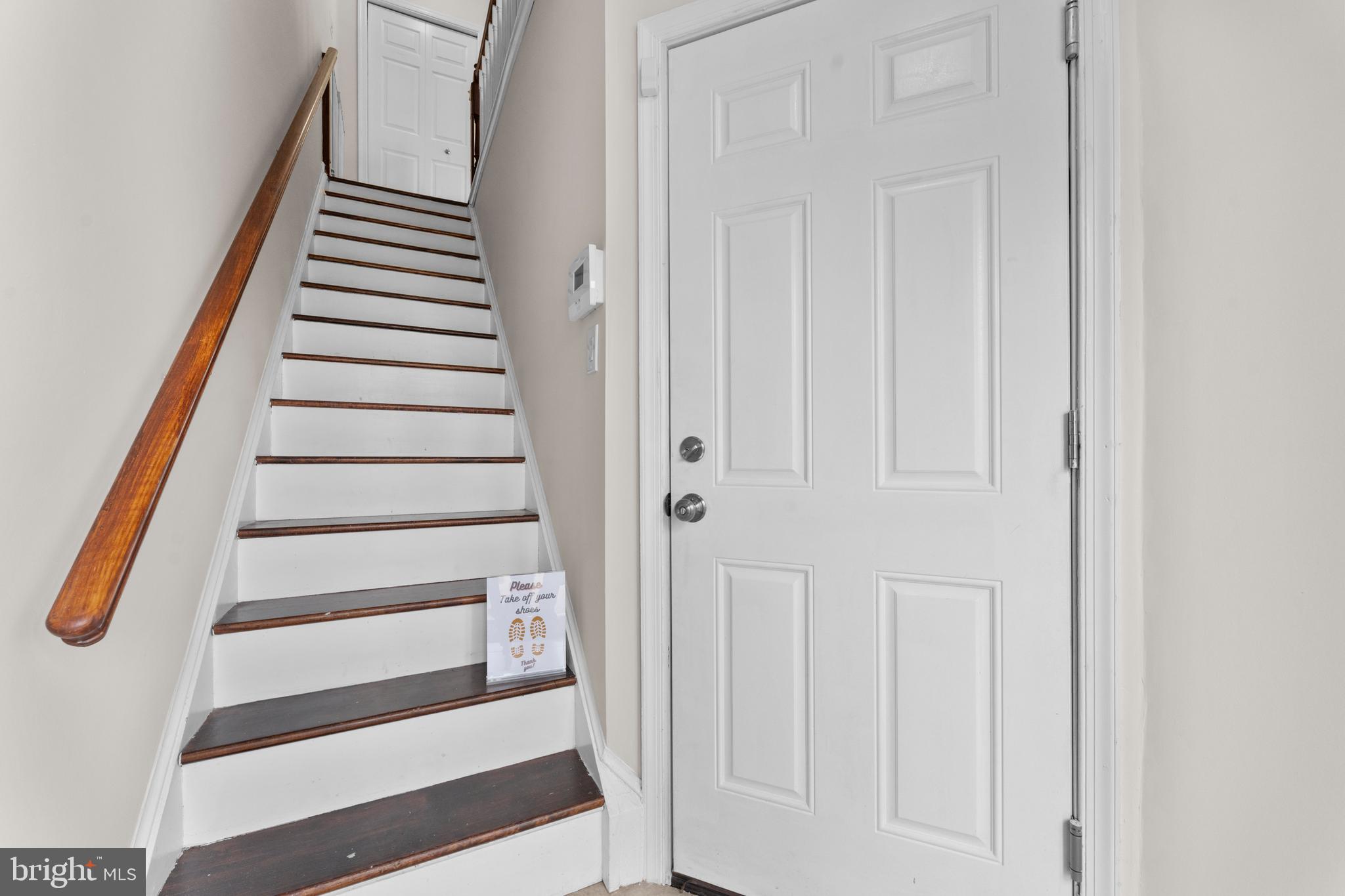 11184 Stagestone Way Manassas, VA 20109 - Photo 6 of 38 a view of entryway