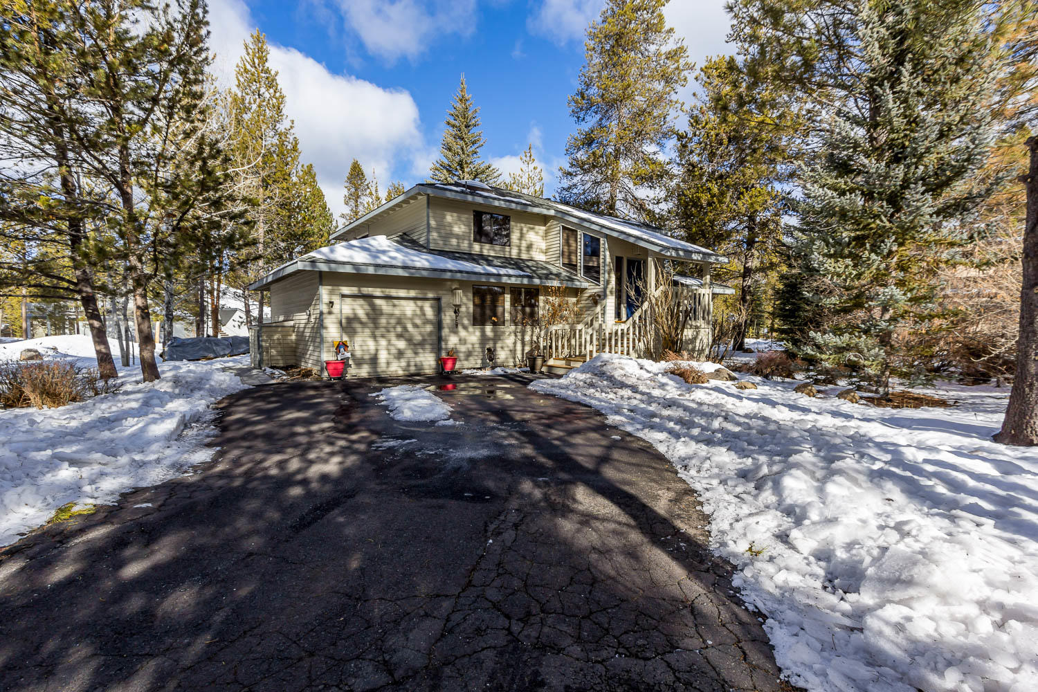 17704 Rogue Lane Sunriver, OR 97707 - Photo 3 of 26 a view of a town with large trees
