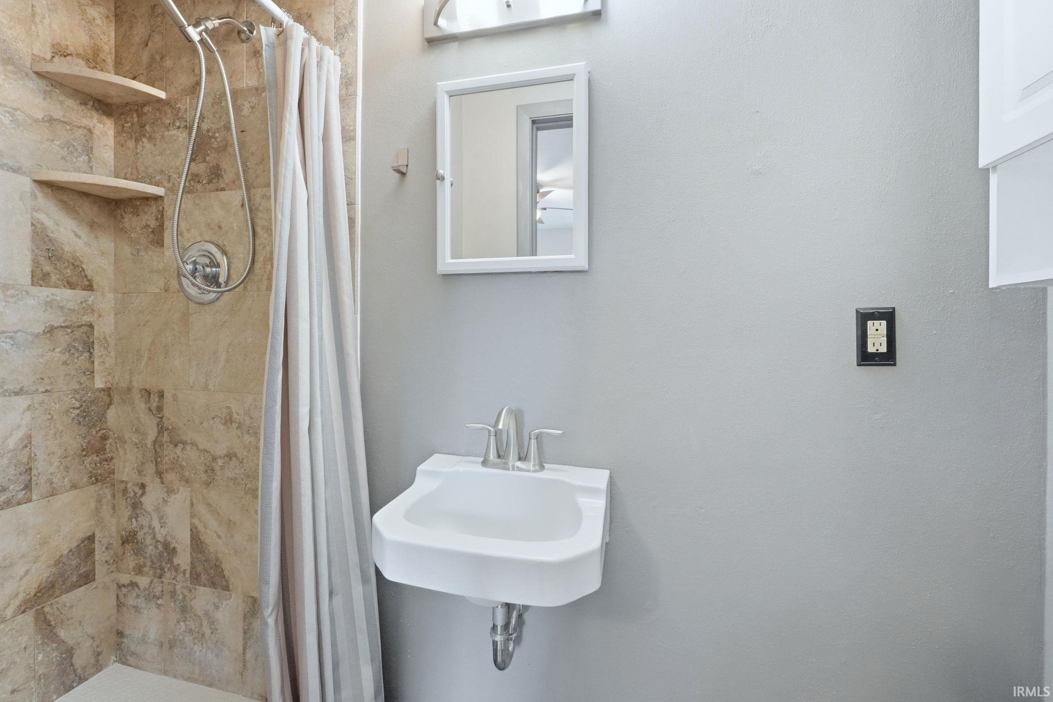 4615 Beechcrest Drive Fort Wayne, IN 46835 - Photo 23 of 33