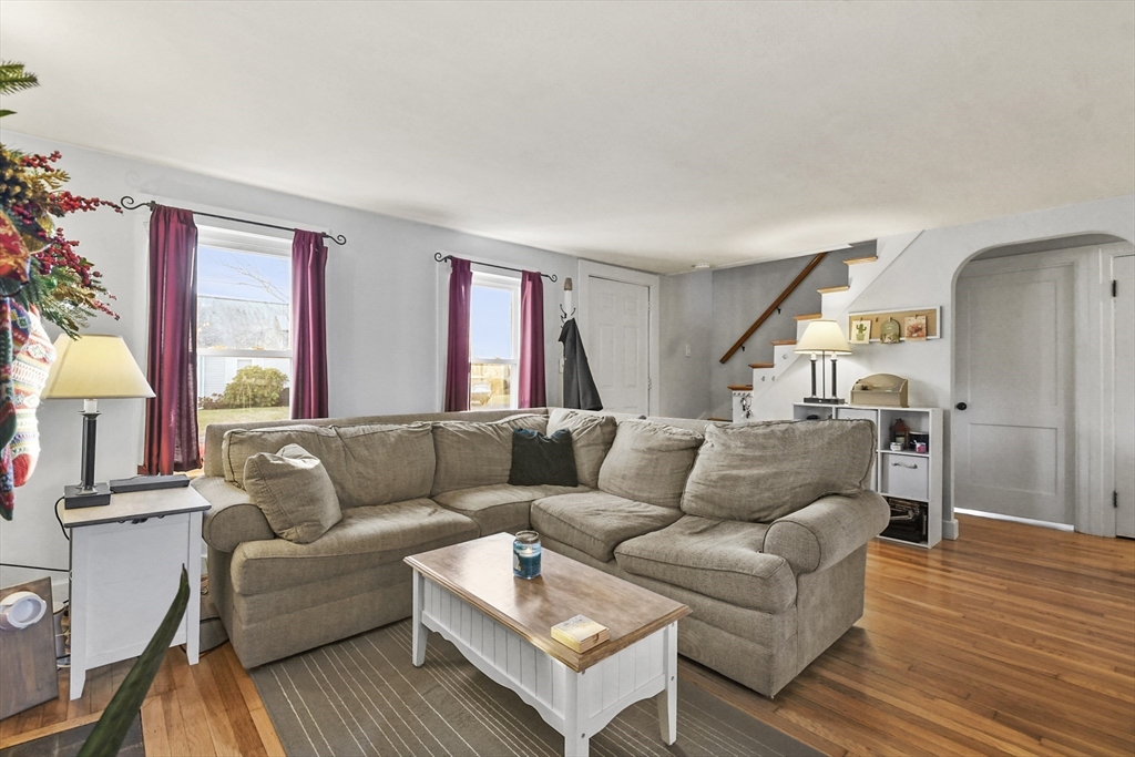62 Elva Road Weymouth, MA 02191 - Photo 3 of 41 Gallery Image 3