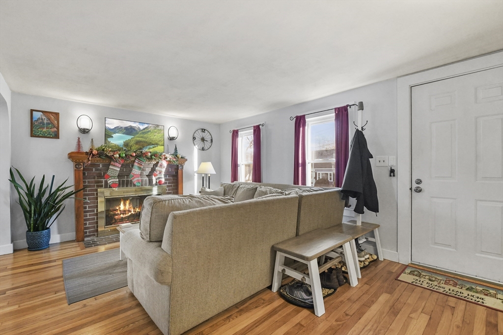 62 Elva Road Weymouth, MA 02191 - Photo 4 of 41 Gallery Image 4