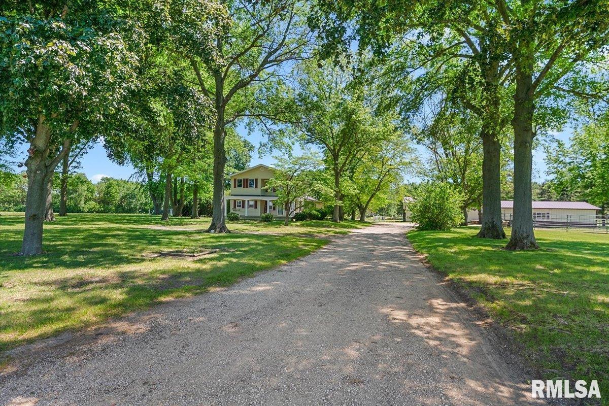 2201 Strawn Crossing Road Jacksonville, IL 62650 - Photo 3 of 64