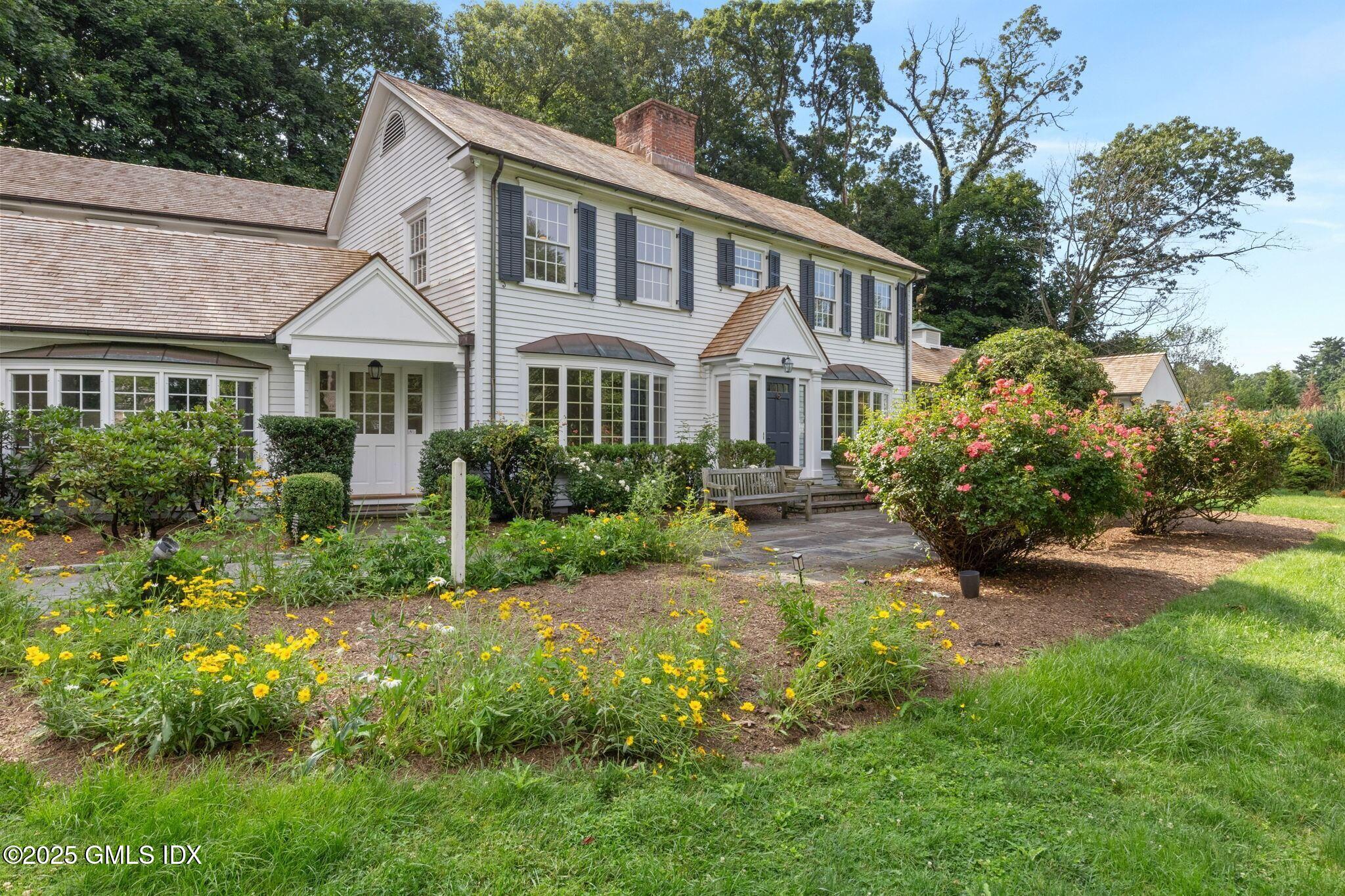 177 Indian Head Road Riverside, CT 06878 - Photo 5 of 30 Front Garden