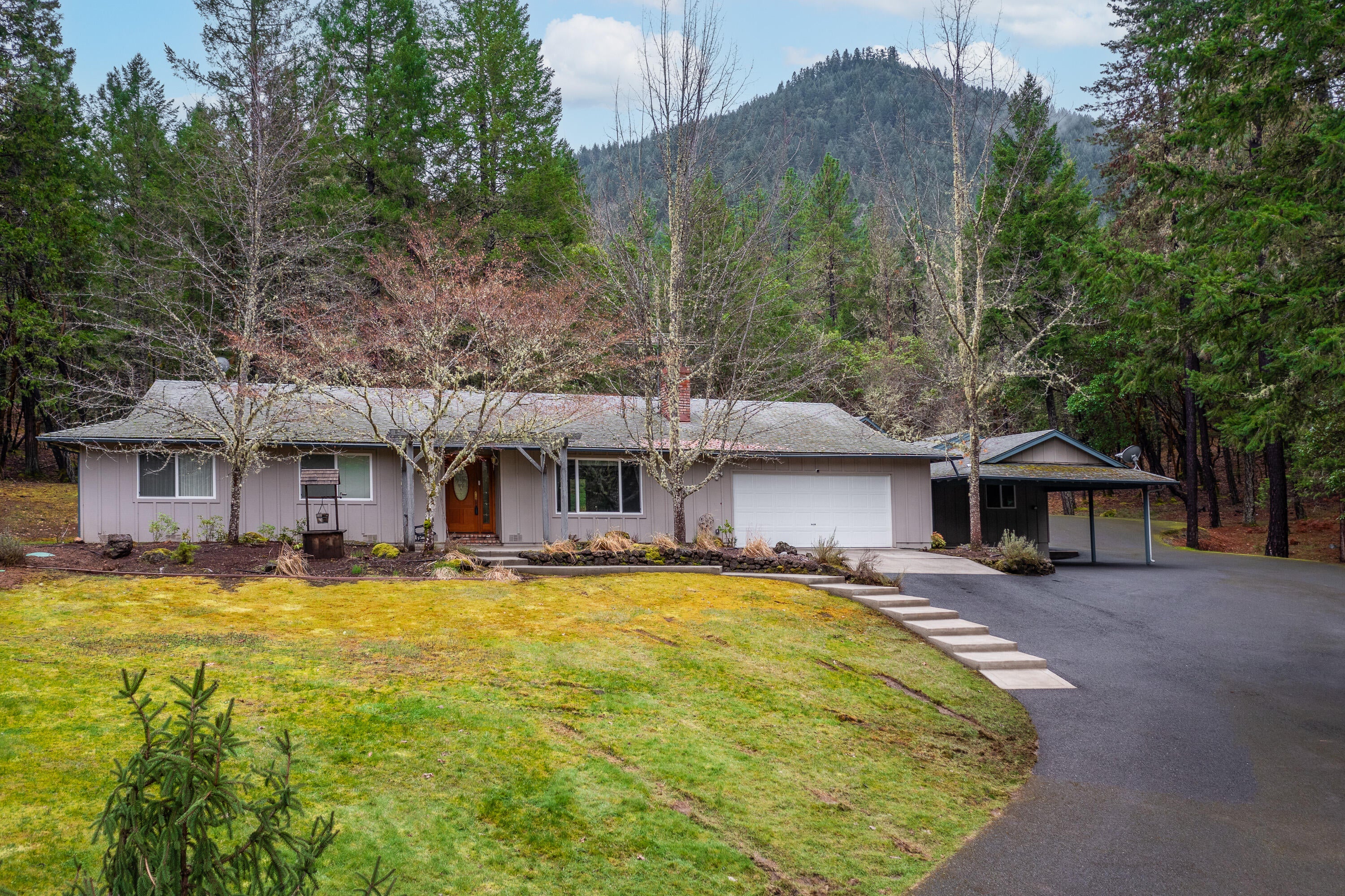 414 Colin Road Grants Pass, OR 97527 - Photo 3 of 23 DRONE (5 of 6)
